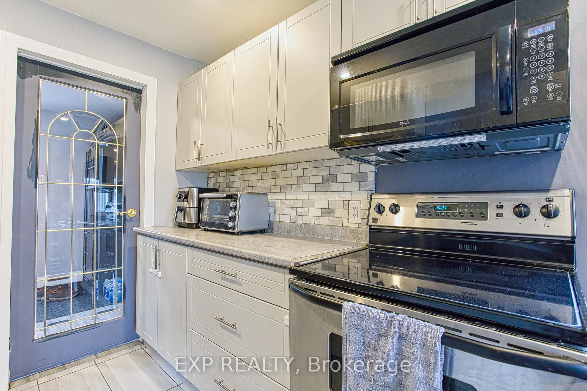 Photo 13 of 352 Fairfield Avenue, Hamilton, Homeside — HOMEH