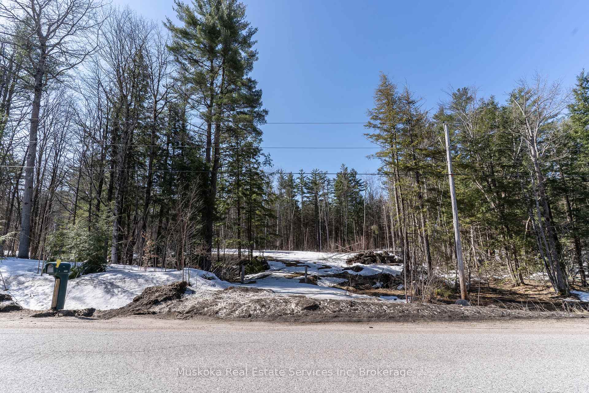 Photo 2 of 1023 Sparrow Lake Route, Gravenhurst, Morrison — HOMEH