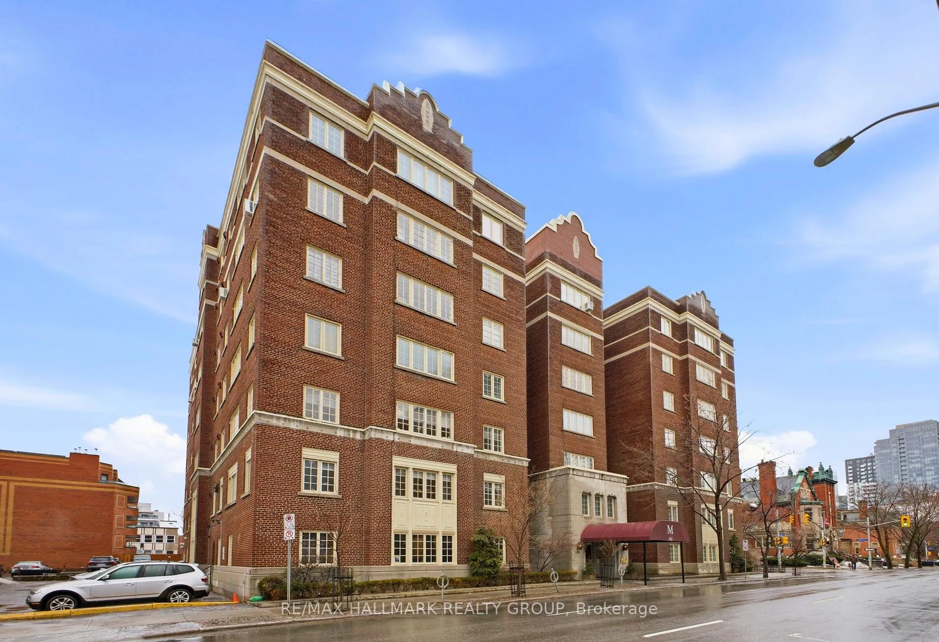 Front of Unit 1C, 260 Metcalfe Street
