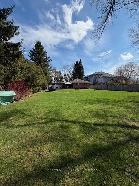 Photo 9 of 1184 Kingston Rd N, Pickering, Town Centre — HOMEH
