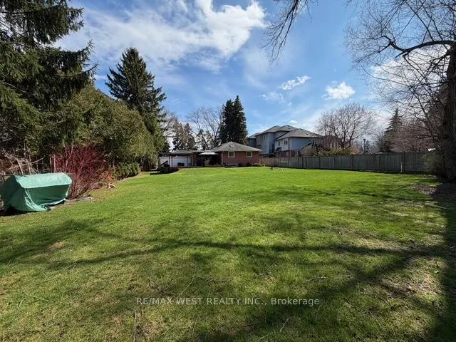 Photo 10 of 1184 Kingston Rd N, Pickering, Town Centre — HOMEH