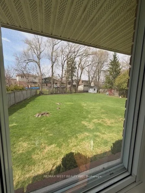 Photo 37 of 1184 Kingston Rd N, Pickering, Town Centre — HOMEH