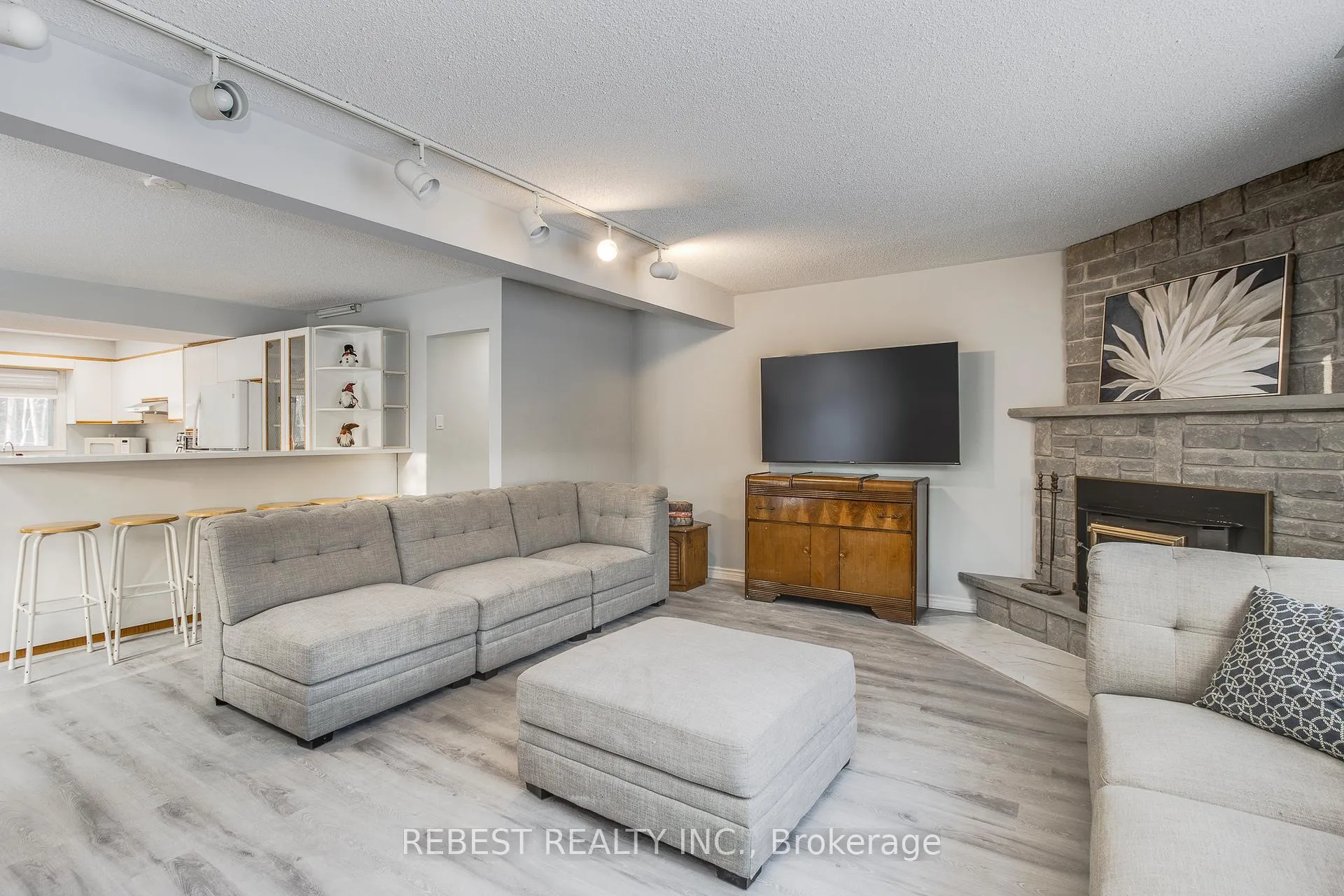 Photo 10 of Unit #B, 910 Concession Rd 17, Tiny, Rural Tiny — HOMEH
