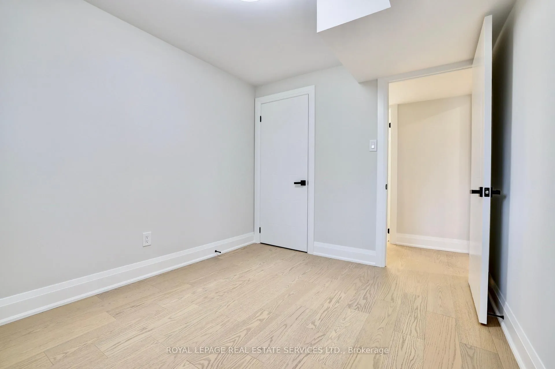 Photo 33 of 91 Forestgate Drive, Hamilton, Fessenden — HOMEH