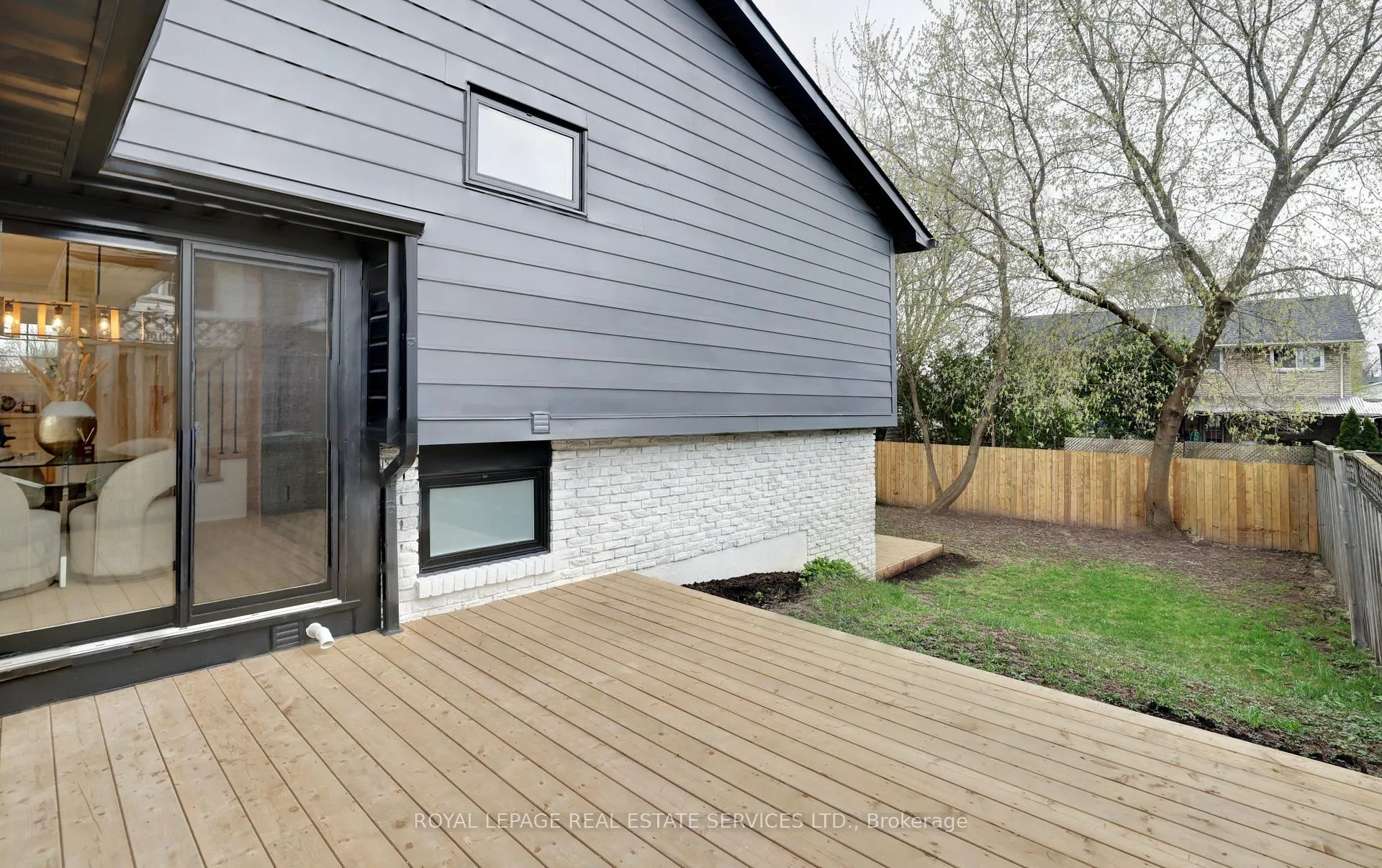 Photo 41 of 91 Forestgate Drive, Hamilton, Fessenden — HOMEH