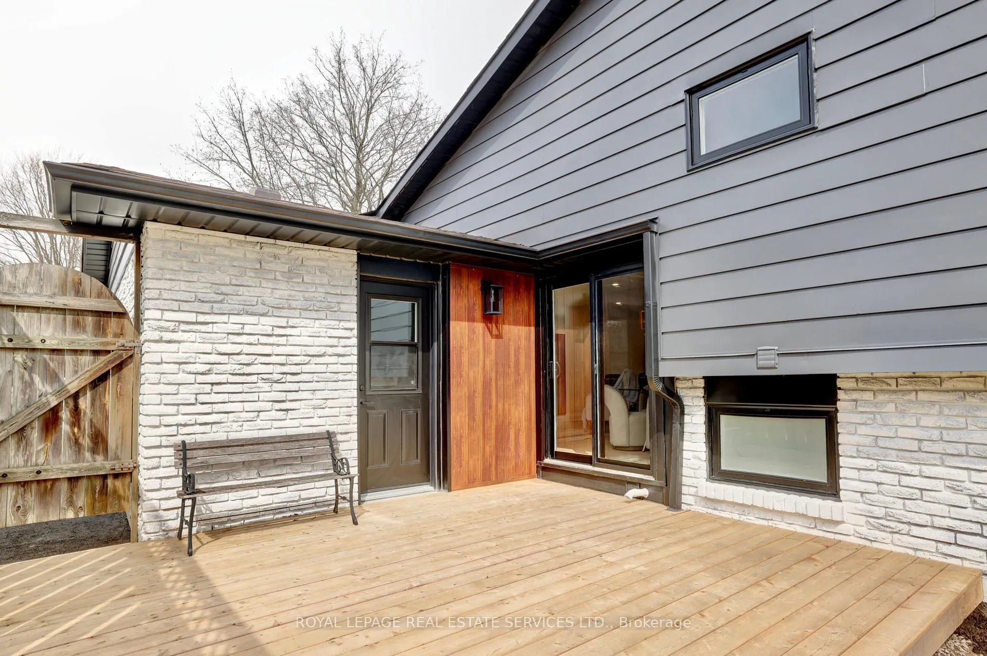 Photo 42 of 91 Forestgate Drive, Hamilton, Fessenden — HOMEH
