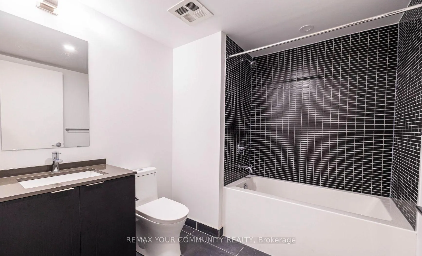 Photo 6 of Unit 324, 1 Jarvis Street, Hamilton, Beasley — HOMEH