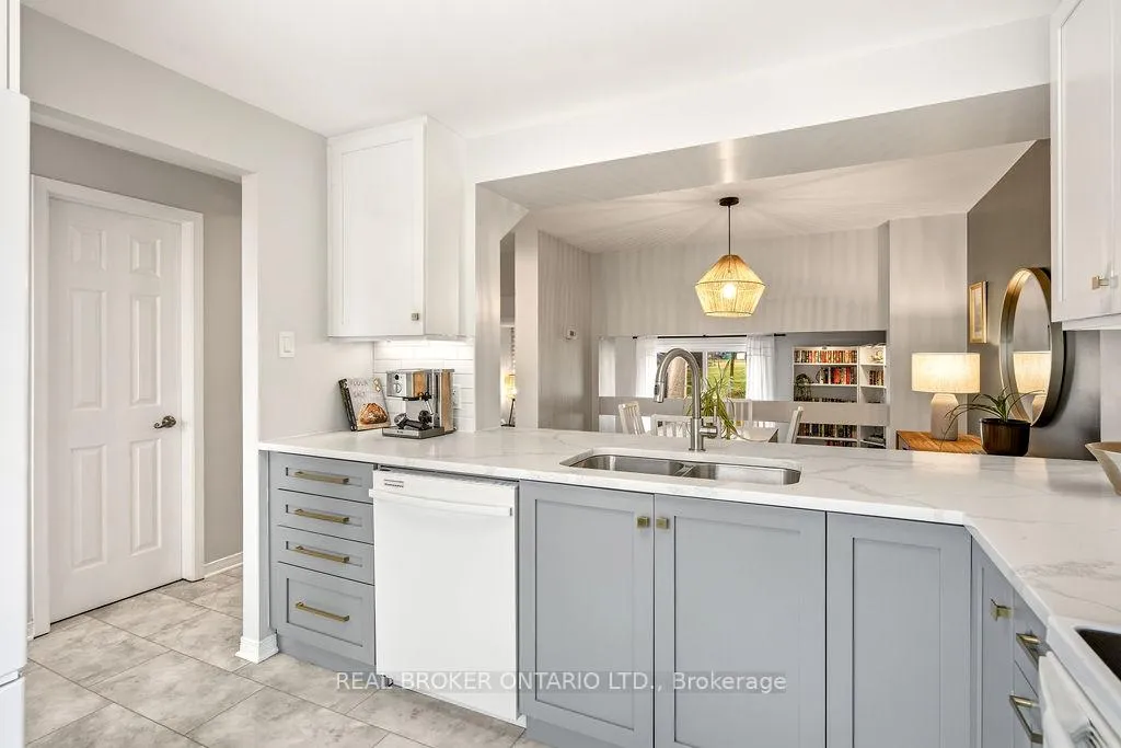 Photo 4 of 1095 Avignon Court, Ottawa, Orleans Wood — HOMEH