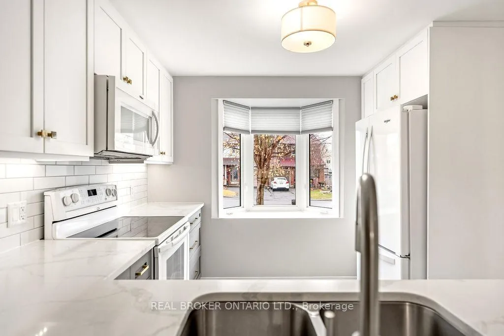 Photo 6 of 1095 Avignon Court, Ottawa, Orleans Wood — HOMEH
