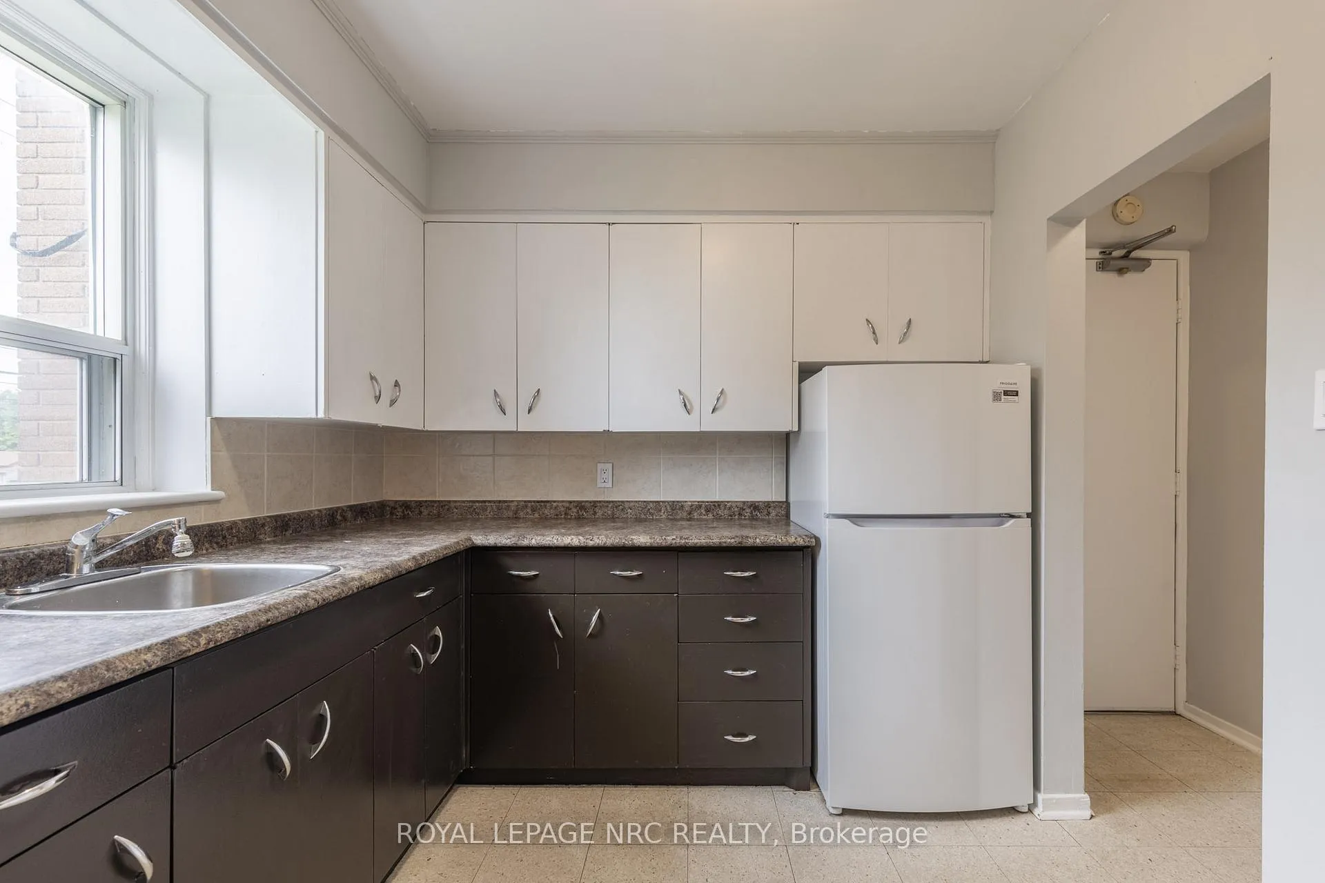 Photo 12 of Unit Unit 3, 3-5 Olive Street, Grimsby, Grimsby Beach — HOMEH