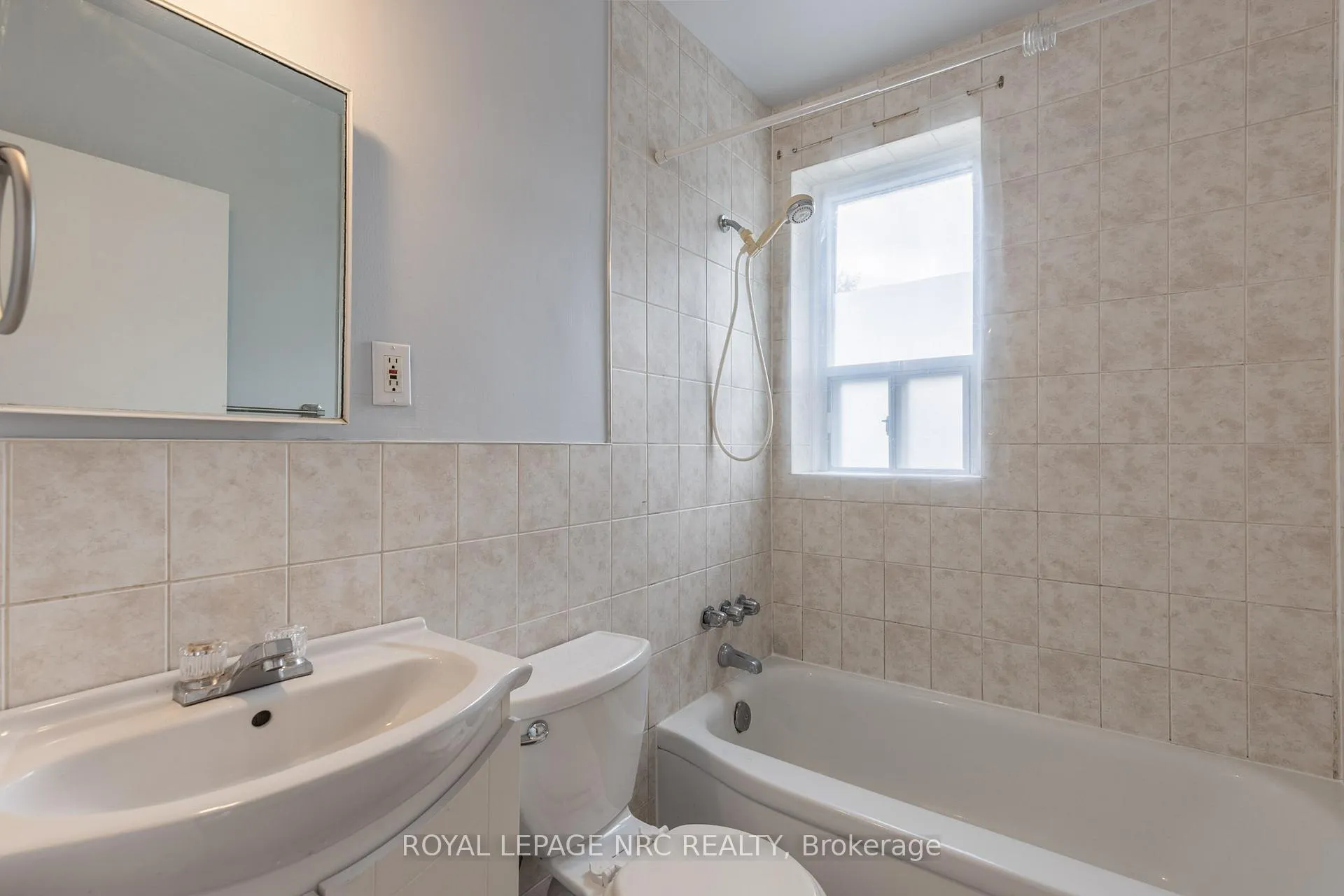 Photo 18 of Unit Unit 3, 3-5 Olive Street, Grimsby, Grimsby Beach — HOMEH