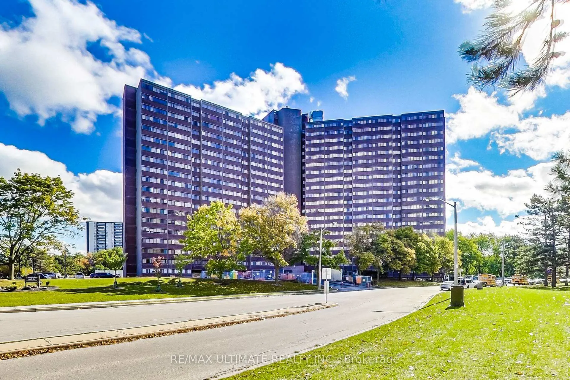 Photo 1 of Unit Ph#11, 11 Wincott Drive, Etobicoke, Kingsview Village-The Westway — HOMEH
