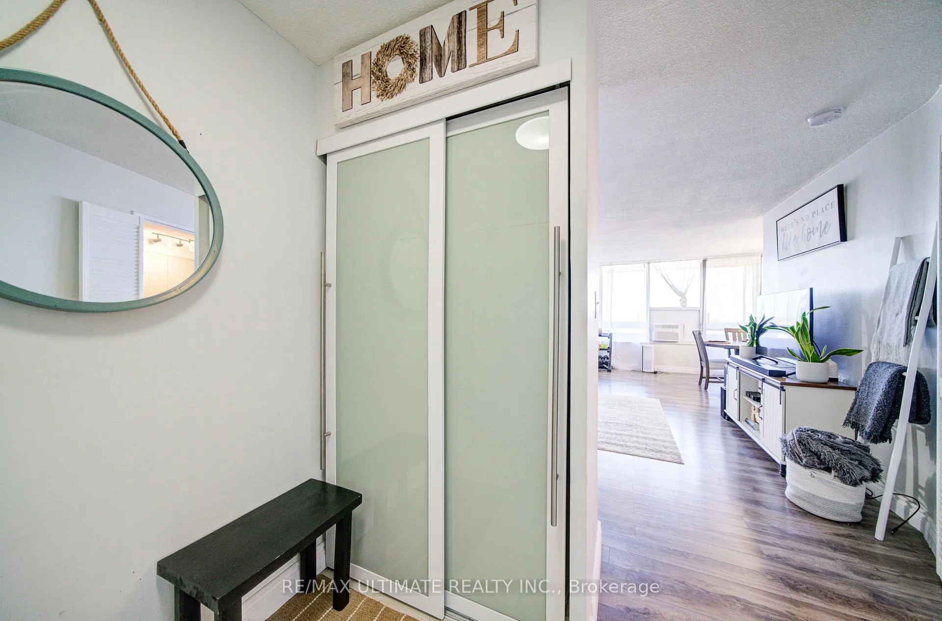 Photo 4 of Unit Ph#11, 11 Wincott Drive, Etobicoke, Kingsview Village-The Westway — HOMEH