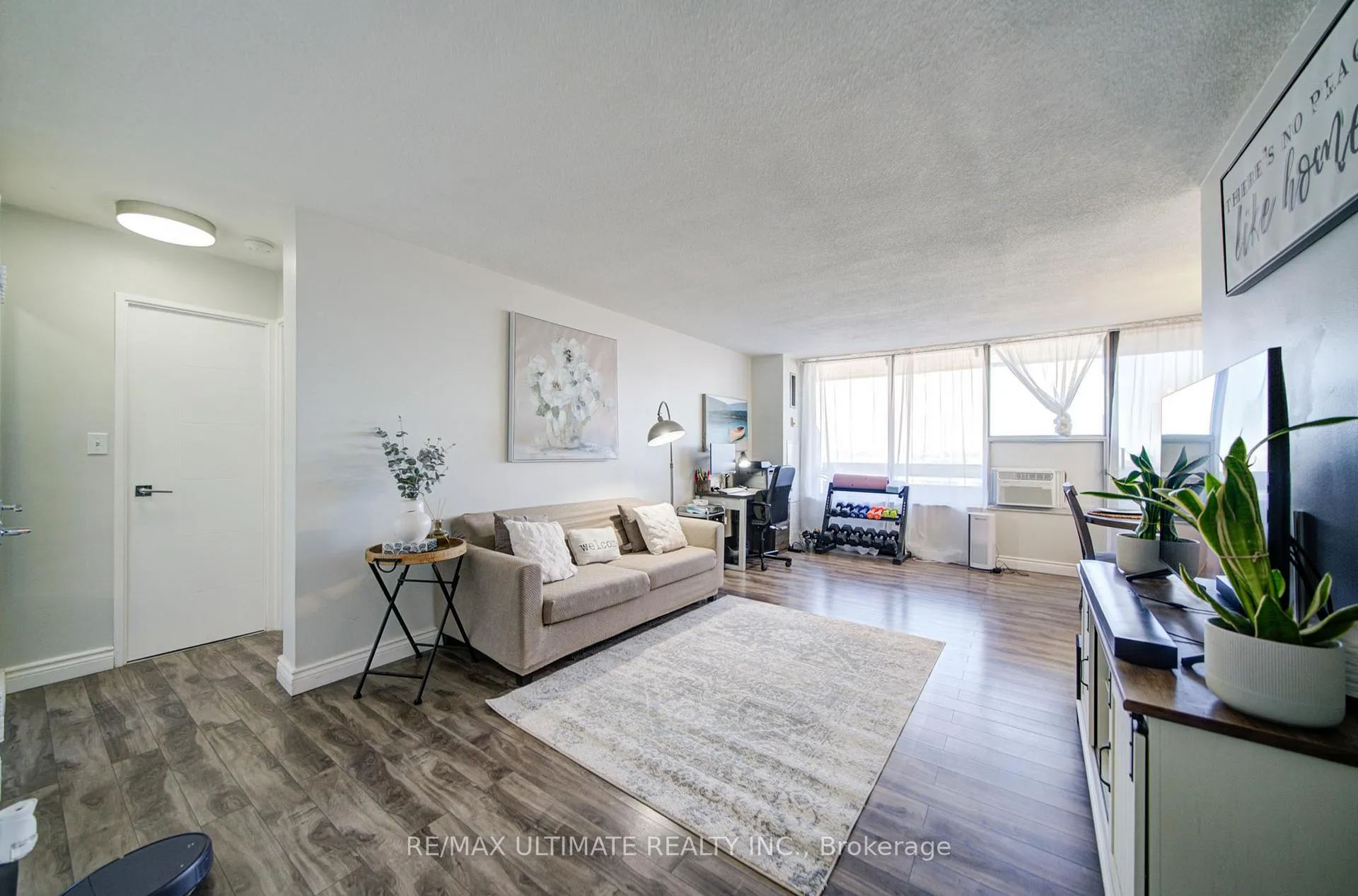 Photo 6 of Unit Ph#11, 11 Wincott Drive, Etobicoke, Kingsview Village-The Westway — HOMEH
