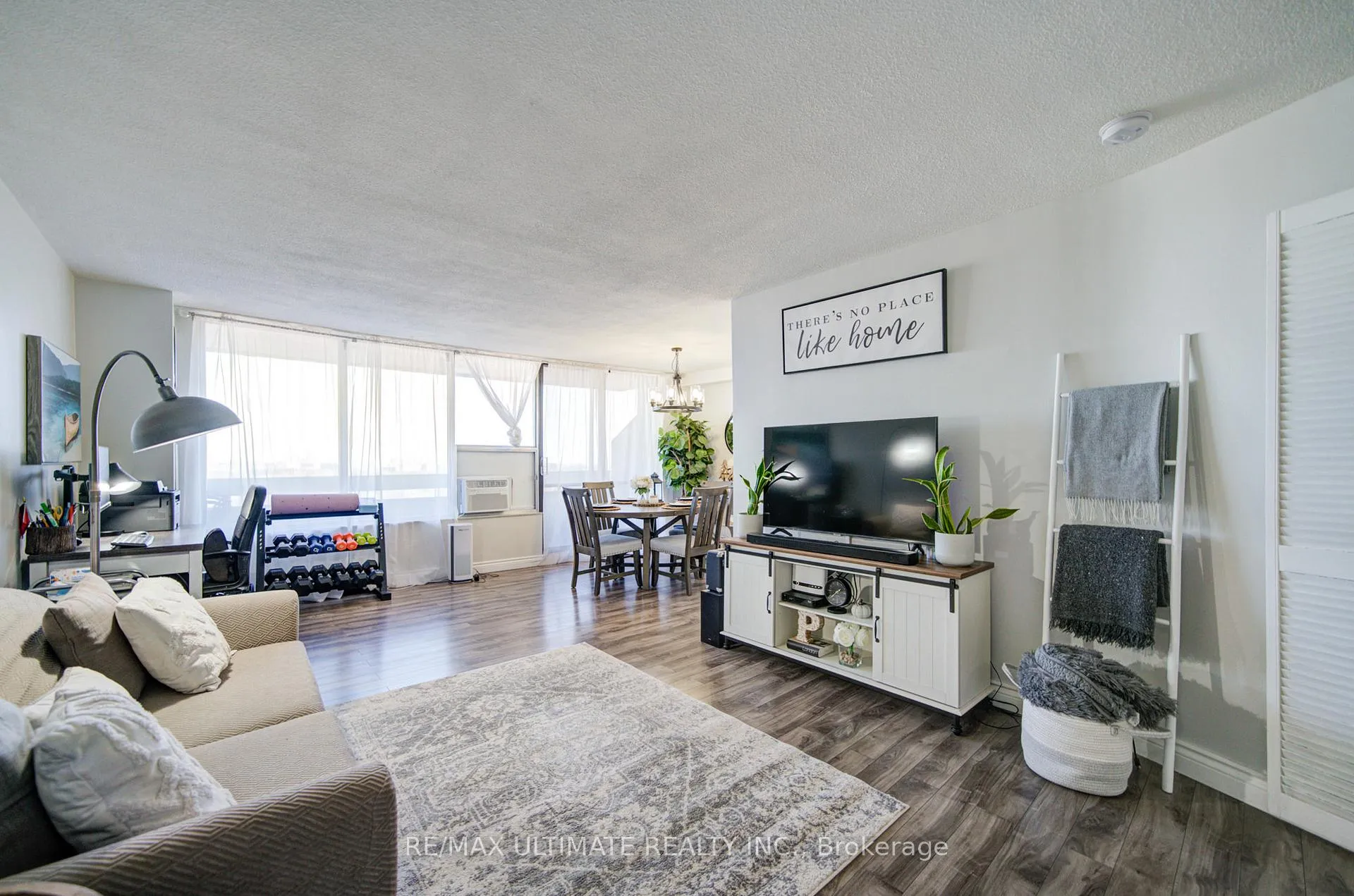Photo 8 of Unit Ph#11, 11 Wincott Drive, Etobicoke, Kingsview Village-The Westway — HOMEH