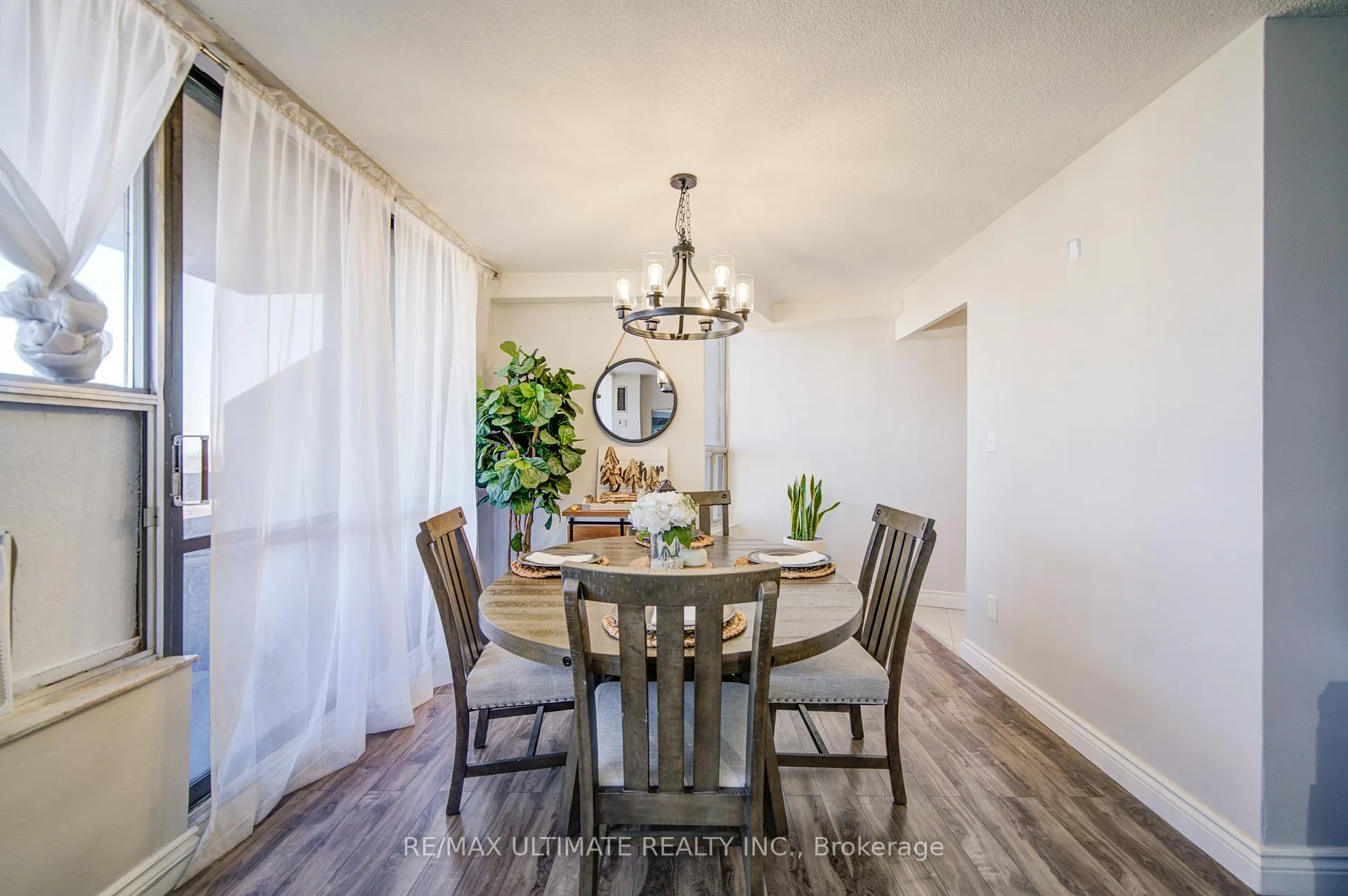 Photo 13 of Unit Ph#11, 11 Wincott Drive, Etobicoke, Kingsview Village-The Westway — HOMEH
