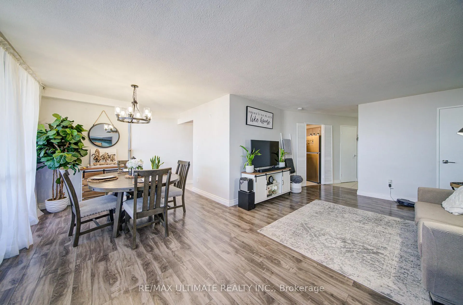 Photo 17 of Unit Ph#11, 11 Wincott Drive, Etobicoke, Kingsview Village-The Westway — HOMEH