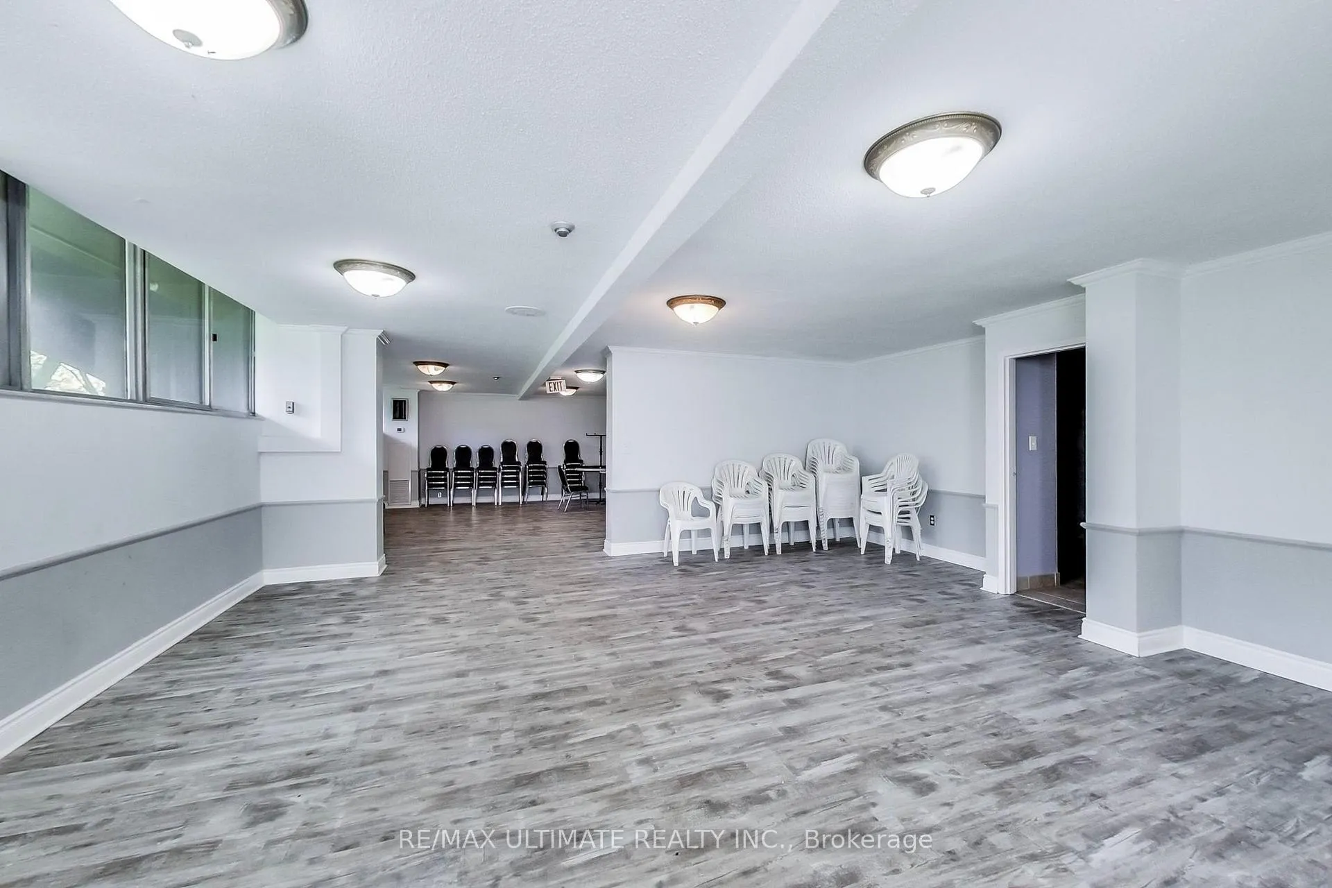 Photo 34 of Unit Ph#11, 11 Wincott Drive, Etobicoke, Kingsview Village-The Westway — HOMEH