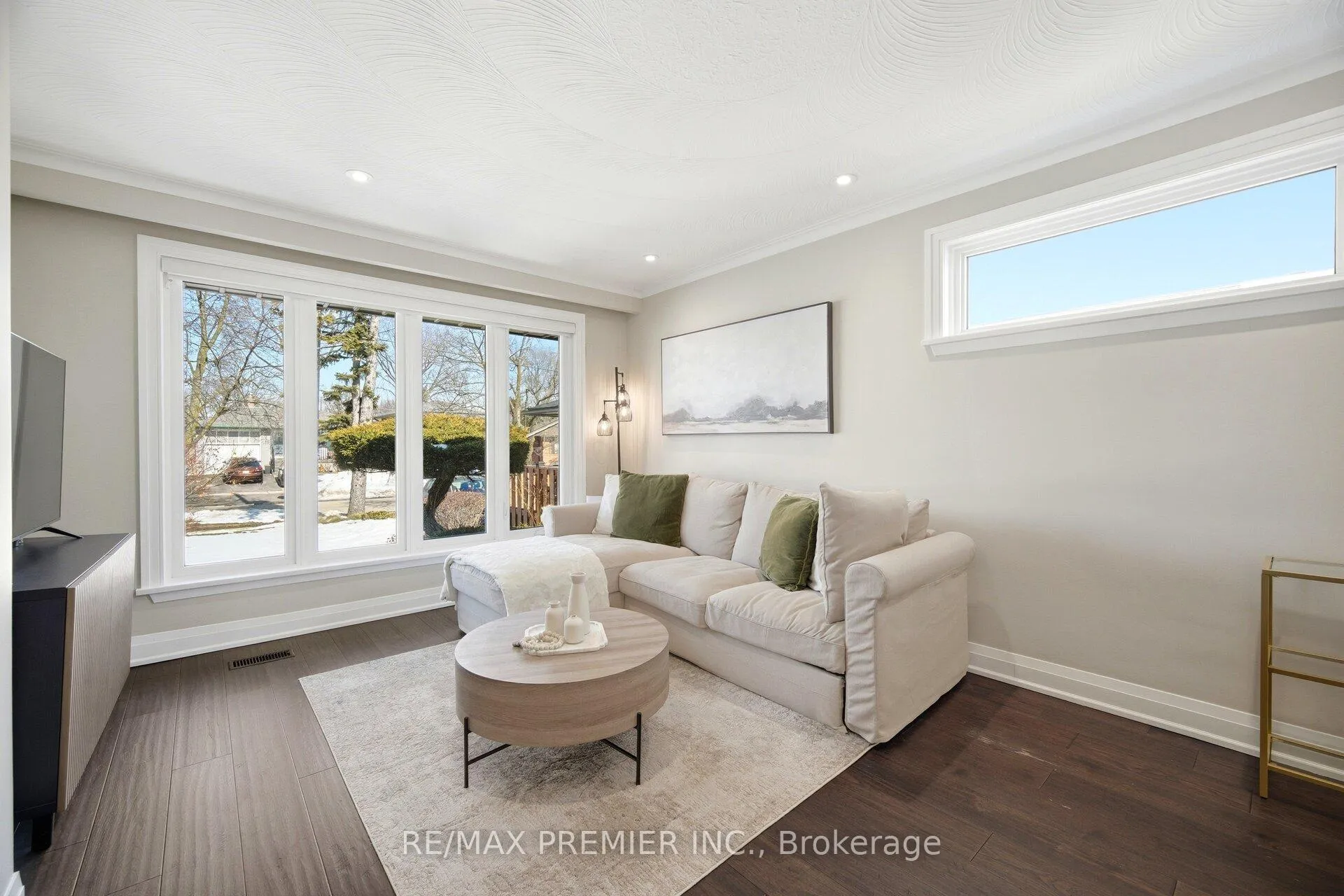 Photo 9 of 267 Jeffcoat Drive, Etobicoke, West Humber-Clairville — HOMEH