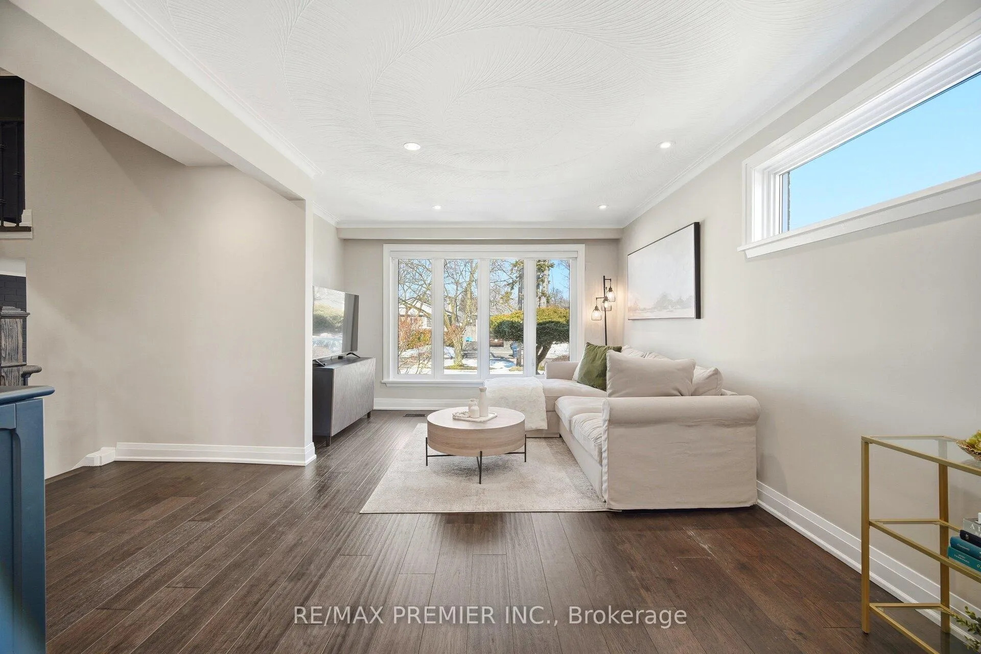 Photo 10 of 267 Jeffcoat Drive, Etobicoke, West Humber-Clairville — HOMEH
