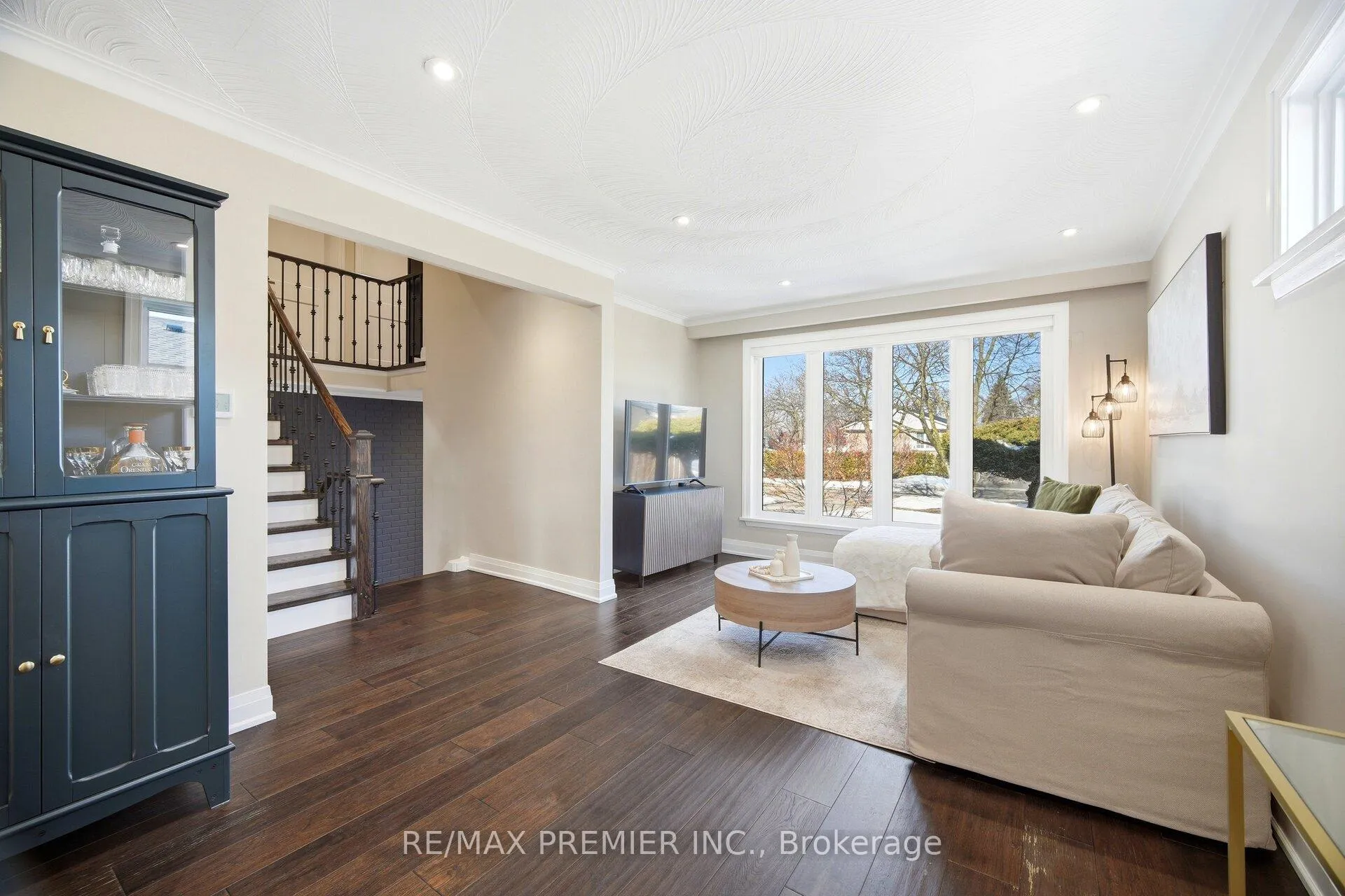 Photo 11 of 267 Jeffcoat Drive, Etobicoke, West Humber-Clairville — HOMEH