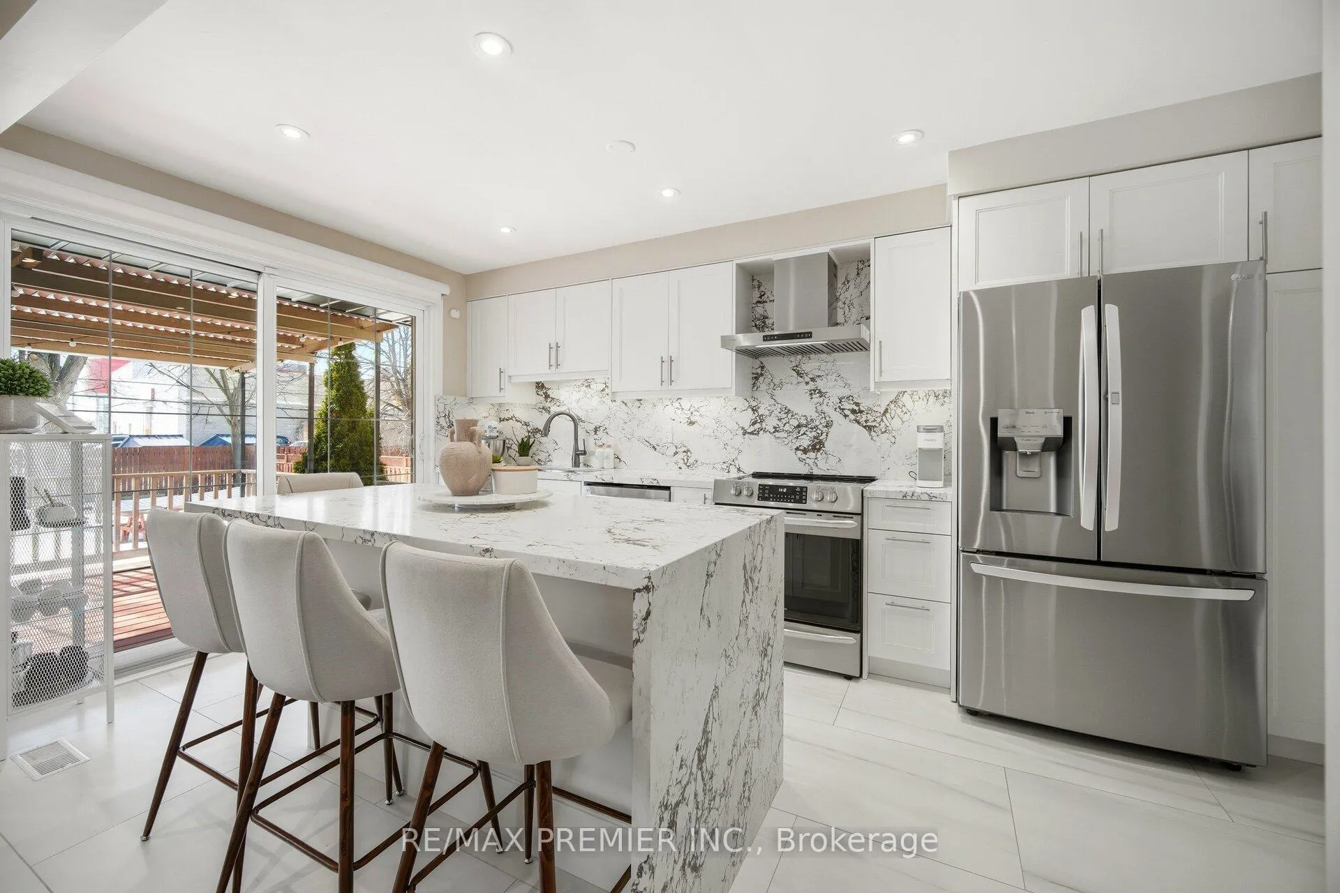 Photo 17 of 267 Jeffcoat Drive, Etobicoke, West Humber-Clairville — HOMEH