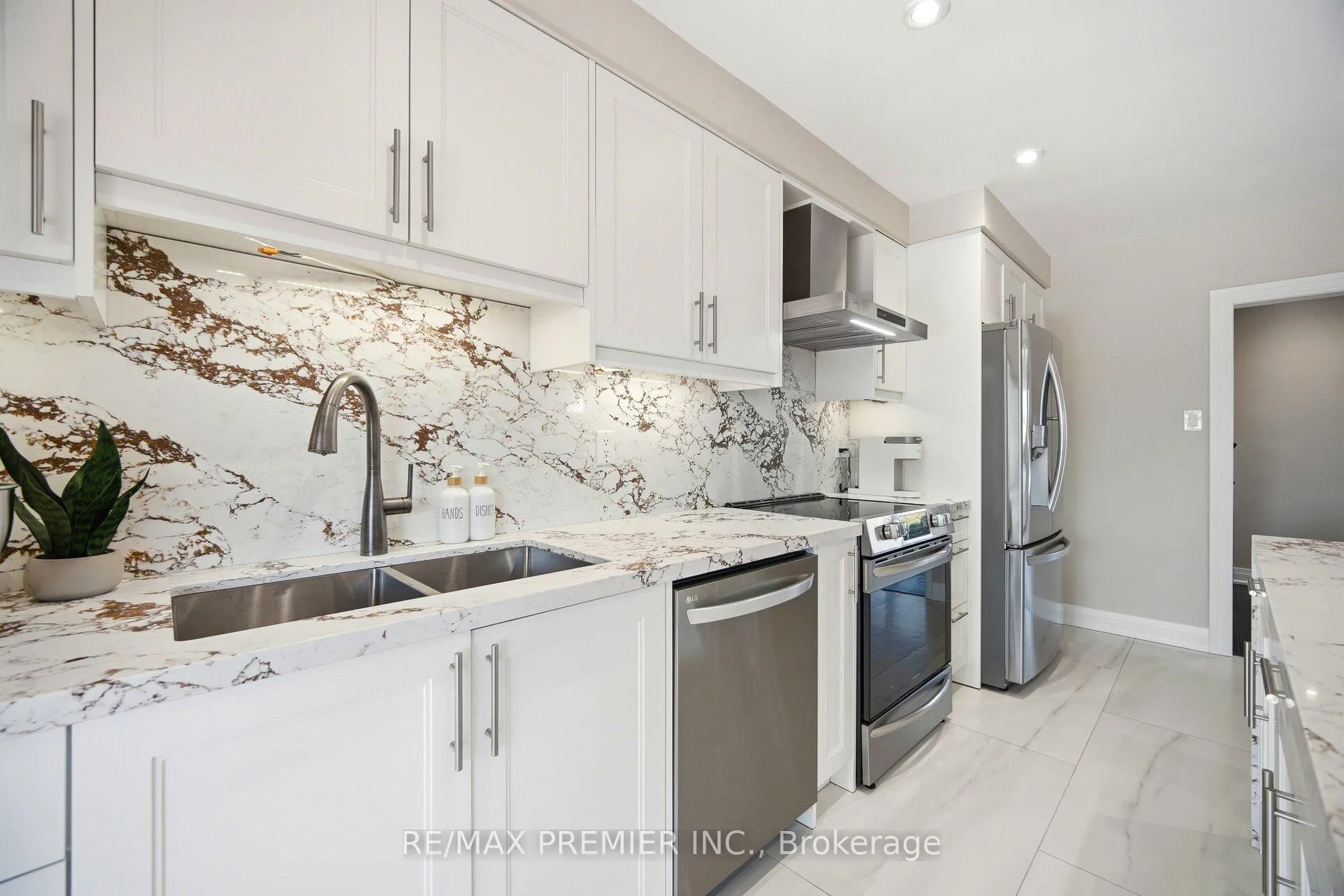 Photo 20 of 267 Jeffcoat Drive, Etobicoke, West Humber-Clairville — HOMEH