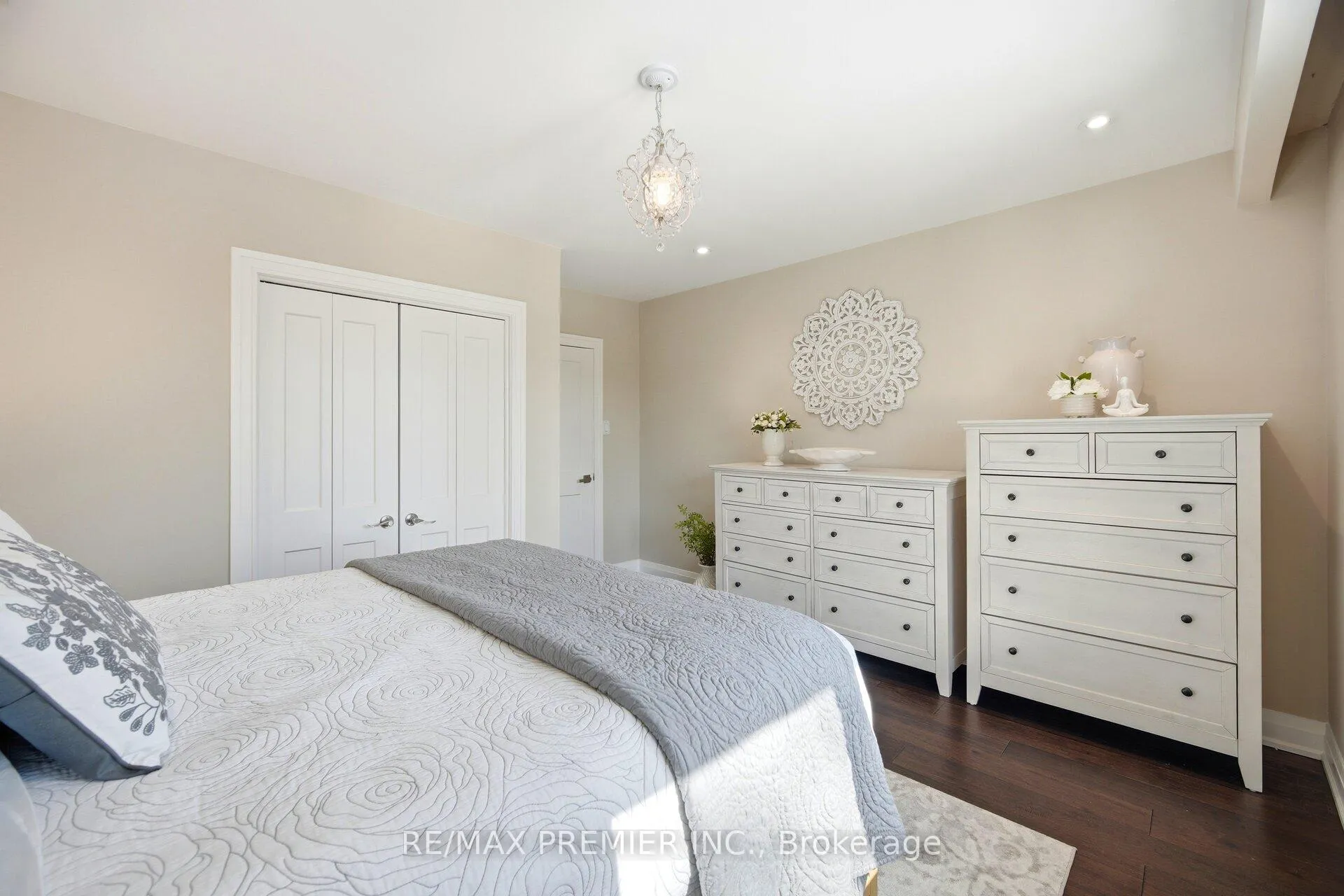 Photo 29 of 267 Jeffcoat Drive, Etobicoke, West Humber-Clairville — HOMEH