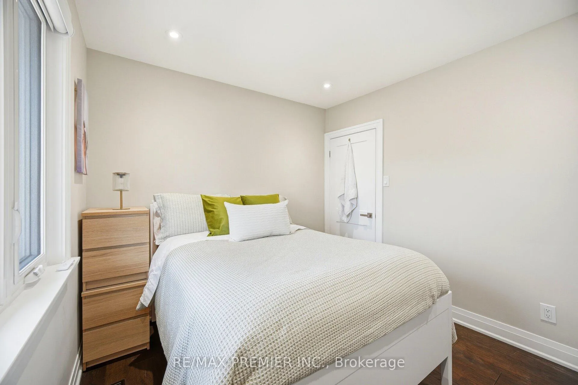 Photo 31 of 267 Jeffcoat Drive, Etobicoke, West Humber-Clairville — HOMEH