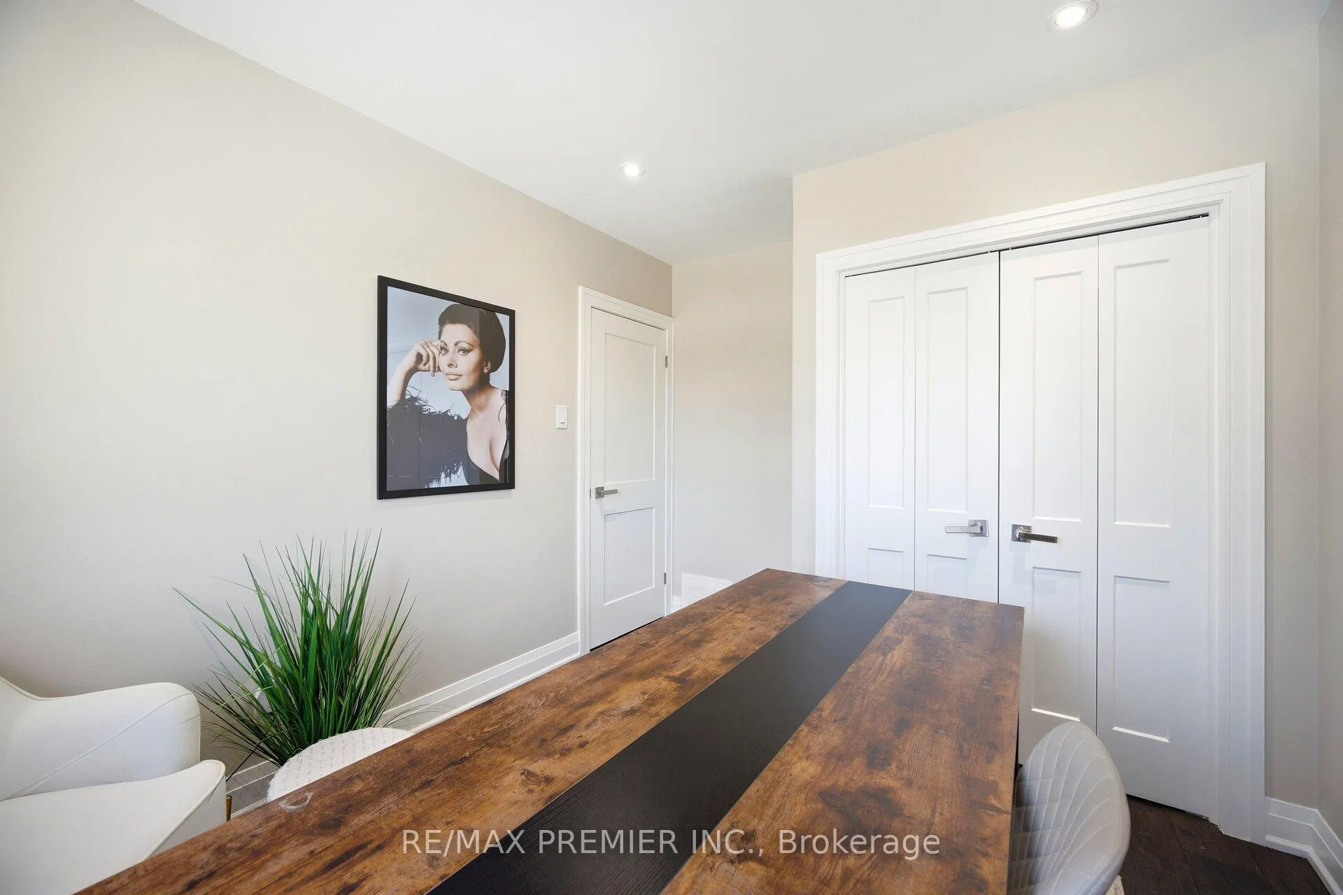 Photo 33 of 267 Jeffcoat Drive, Etobicoke, West Humber-Clairville — HOMEH