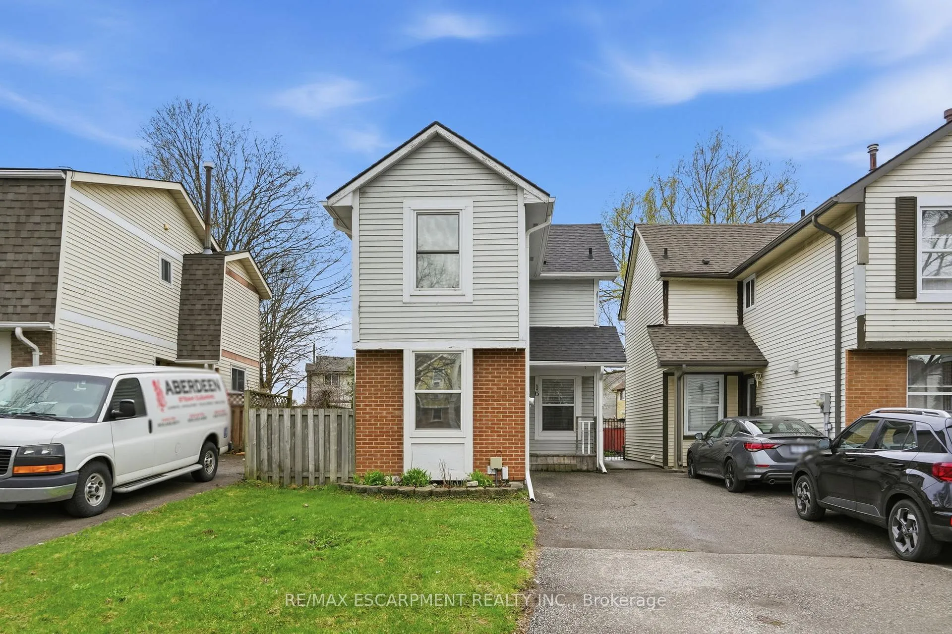 Photo 1 of 16 Enfield Crescent, Brantford — HOMEH