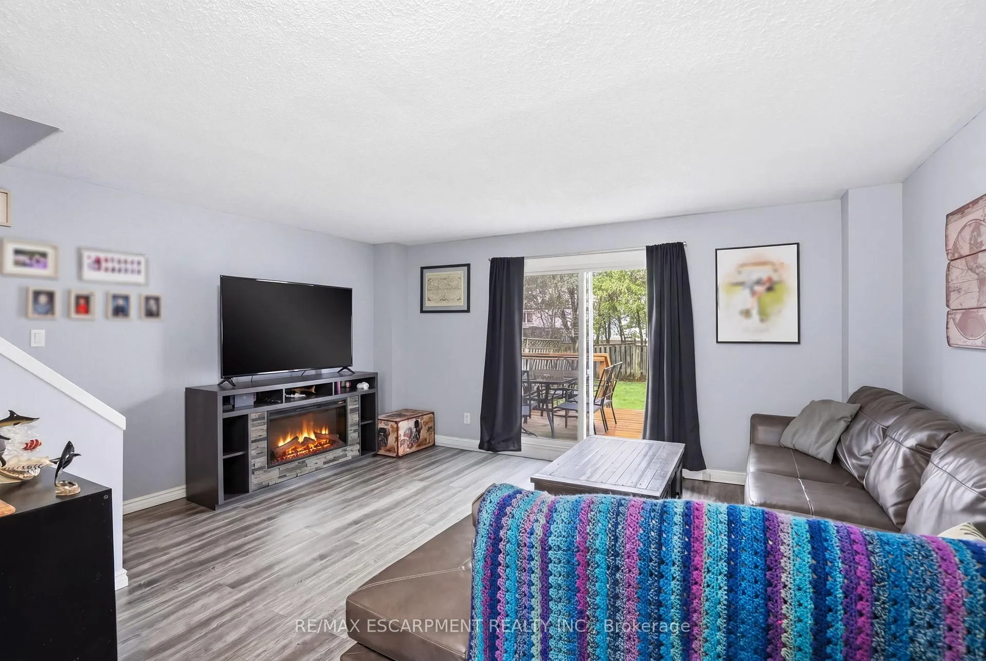 Photo 9 of 16 Enfield Crescent, Brantford — HOMEH