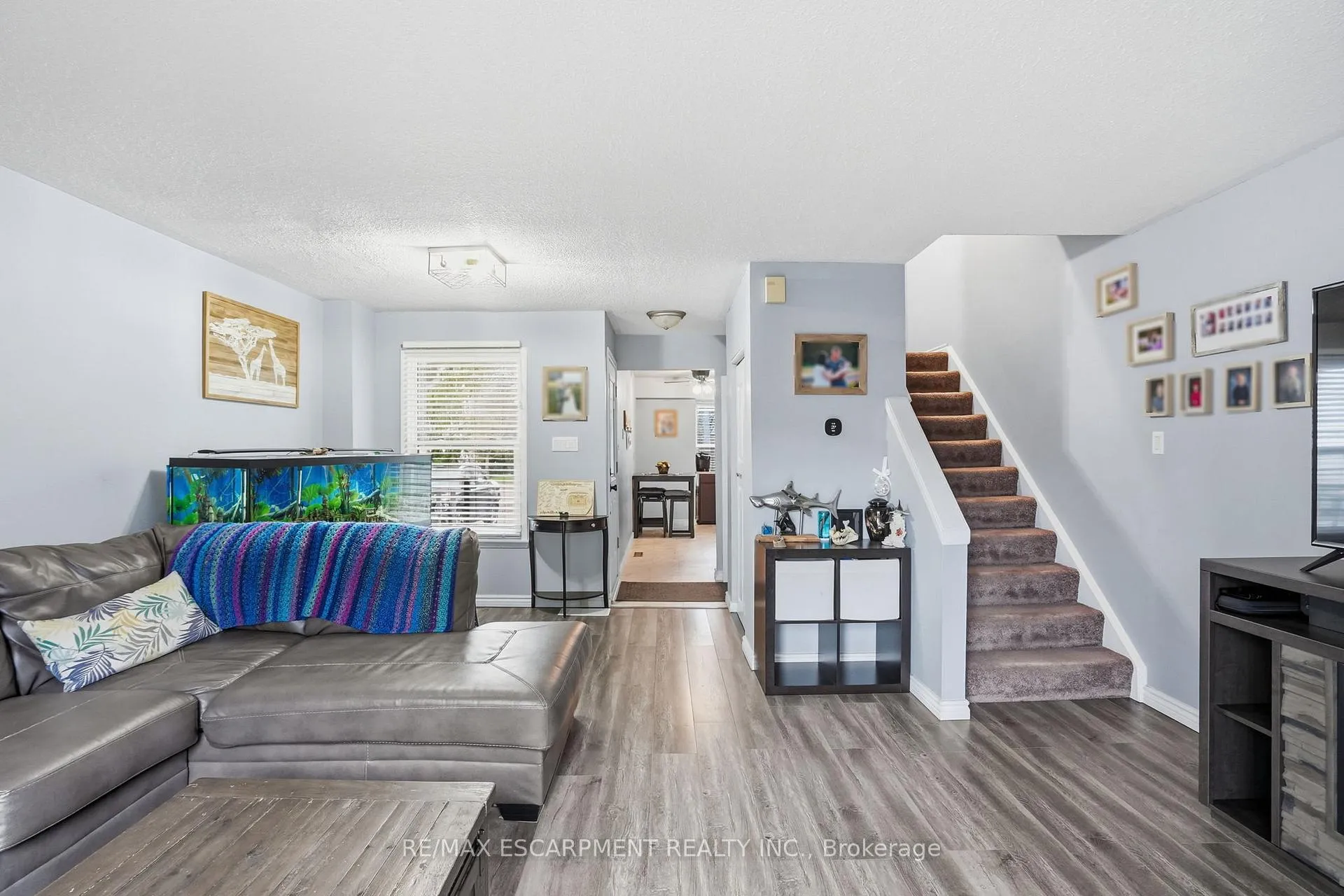 Photo 17 of 16 Enfield Crescent, Brantford — HOMEH