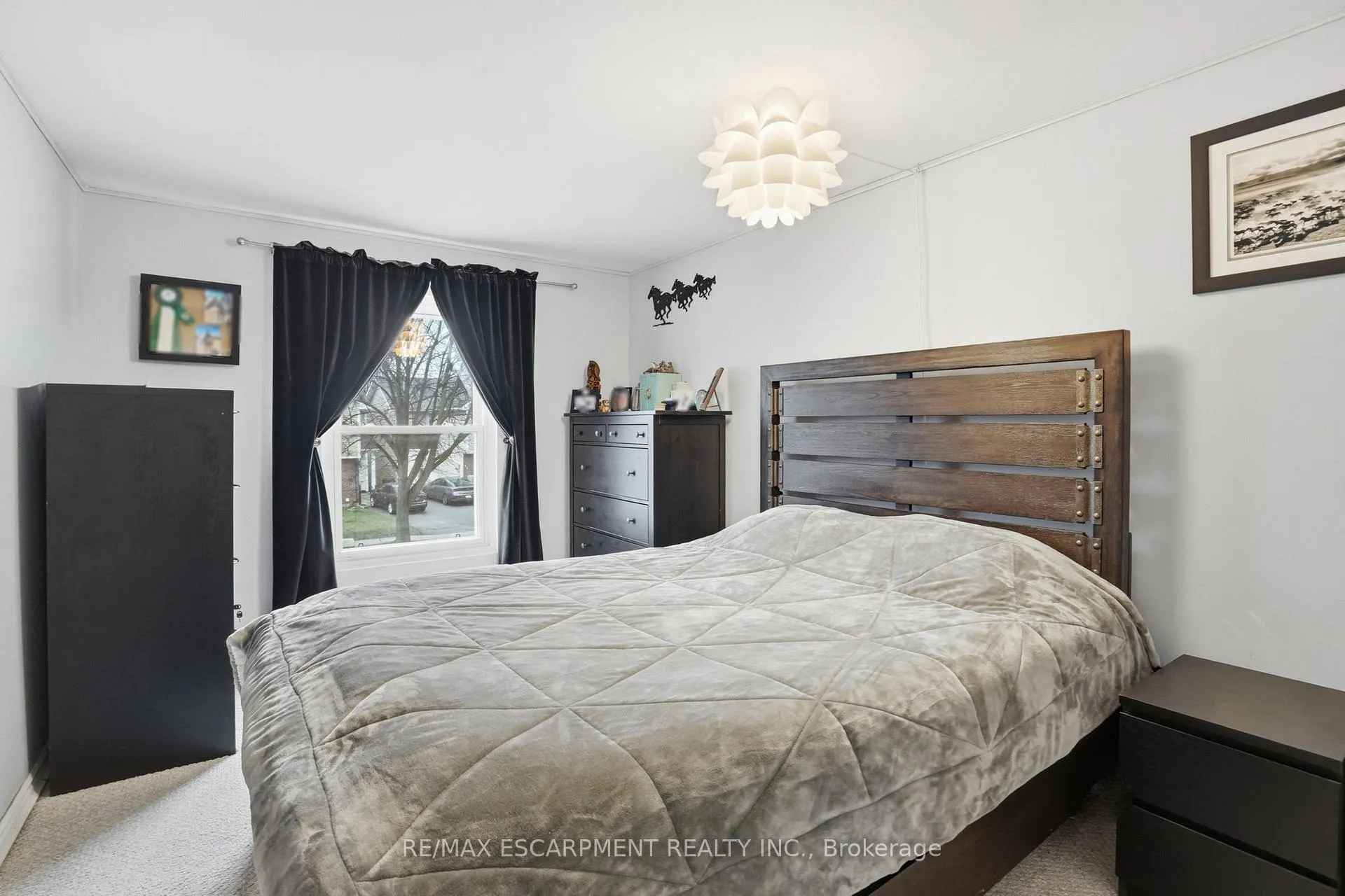 Photo 18 of 16 Enfield Crescent, Brantford — HOMEH