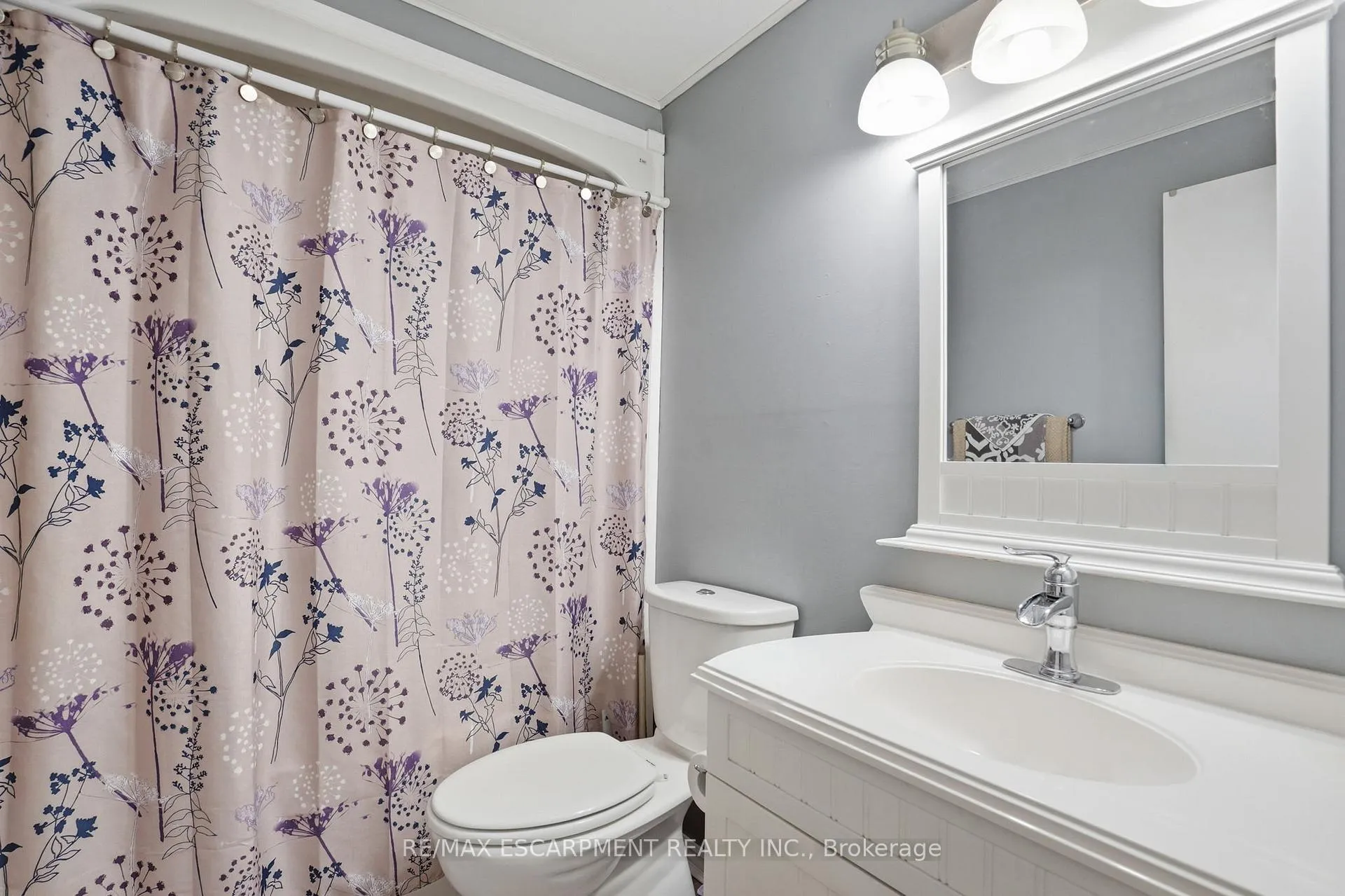 Photo 21 of 16 Enfield Crescent, Brantford — HOMEH