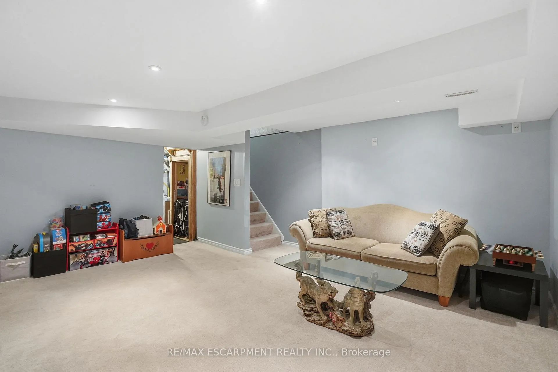 Photo 26 of 16 Enfield Crescent, Brantford — HOMEH
