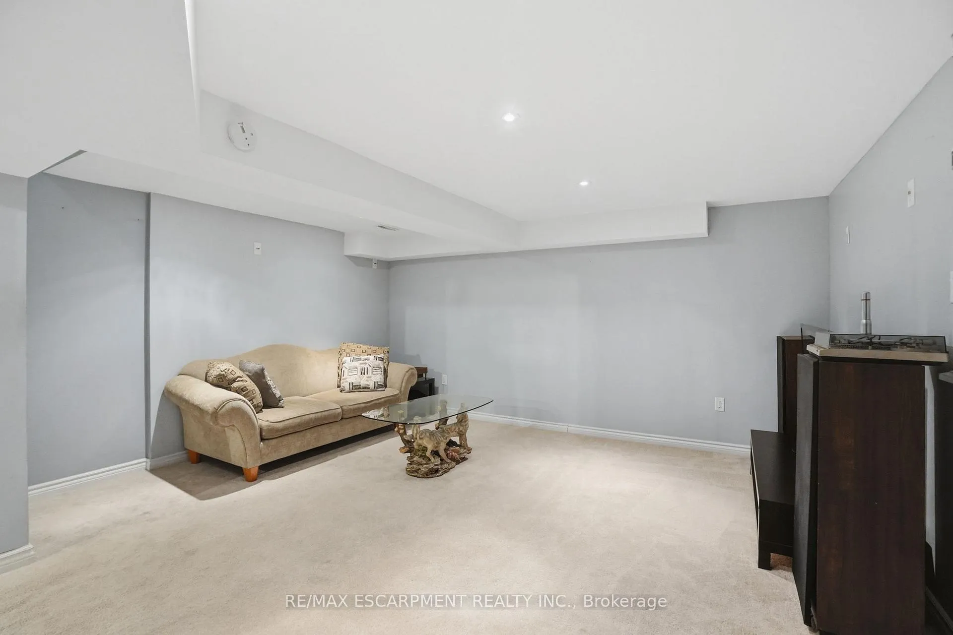 Photo 27 of 16 Enfield Crescent, Brantford — HOMEH