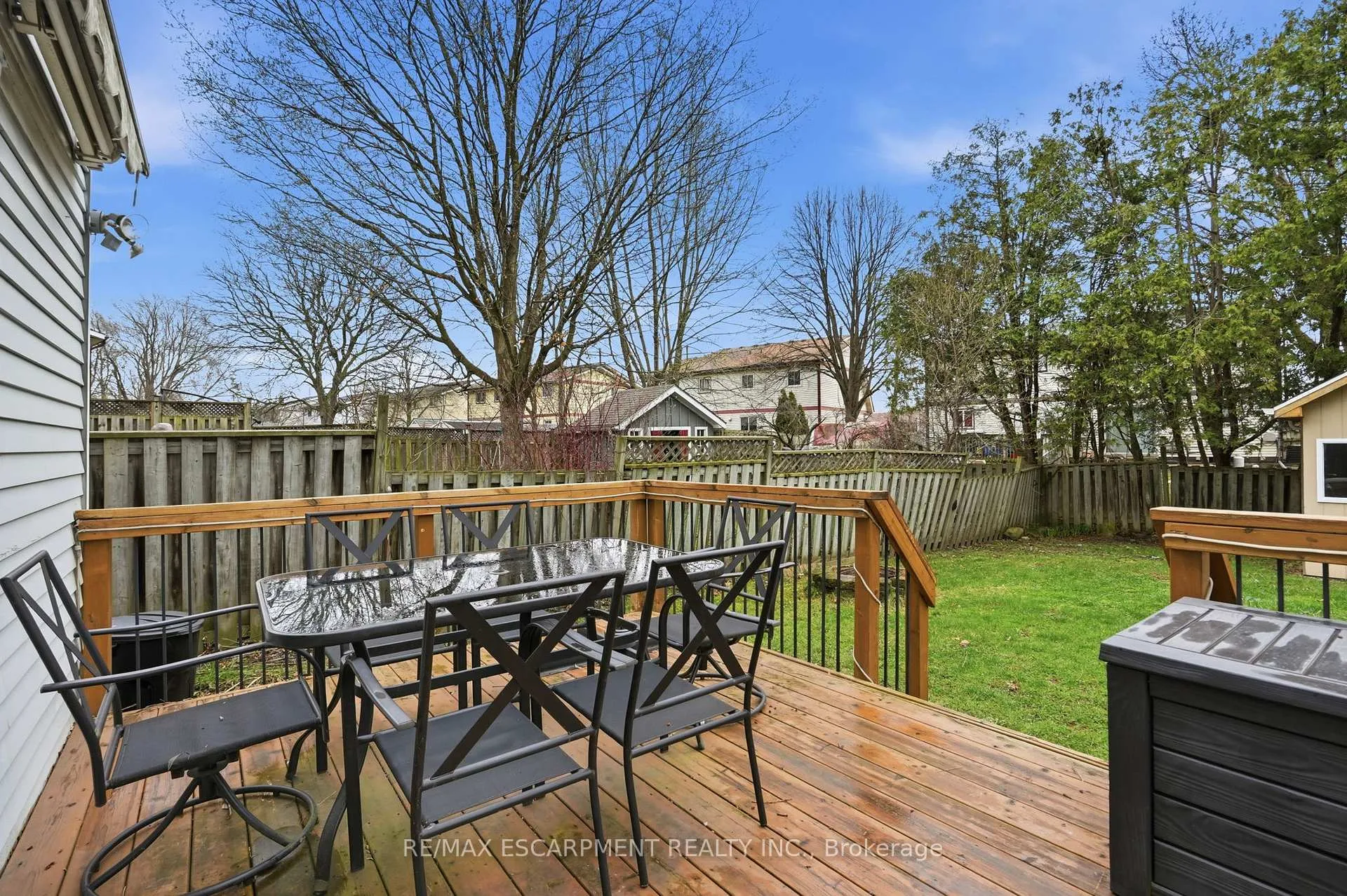 Photo 30 of 16 Enfield Crescent, Brantford — HOMEH