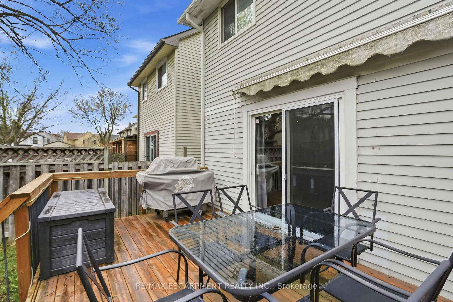 Photo 32 of 16 Enfield Crescent, Brantford — HOMEH