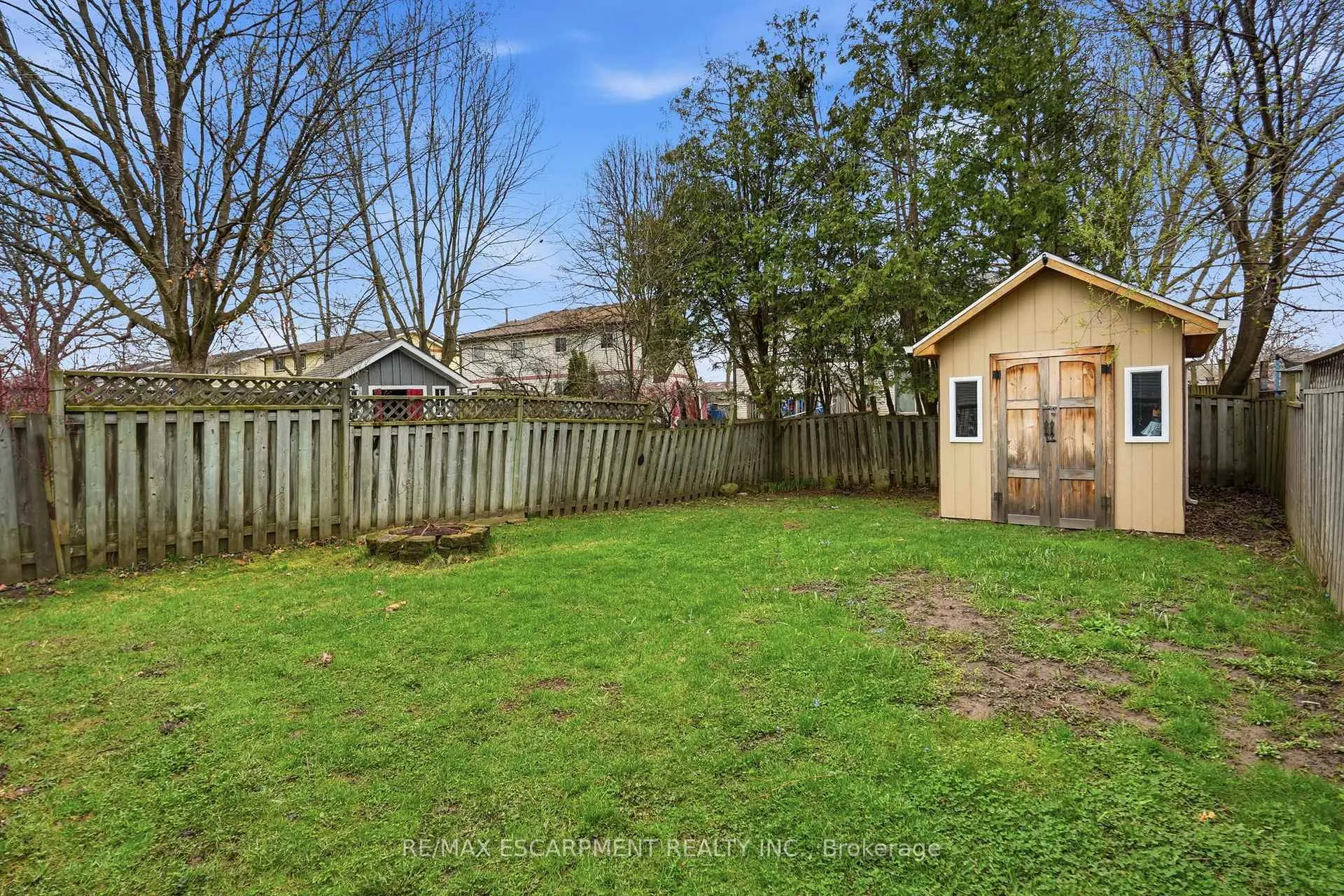 Photo 35 of 16 Enfield Crescent, Brantford — HOMEH