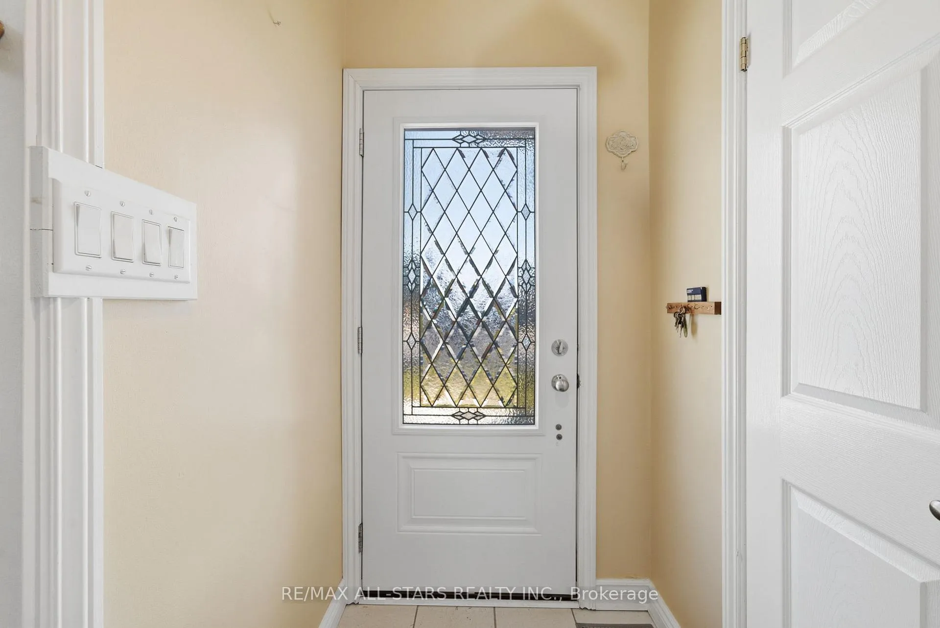 Photo 5 of 20 Hurd Street, Scugog, Port Perry — HOMEH