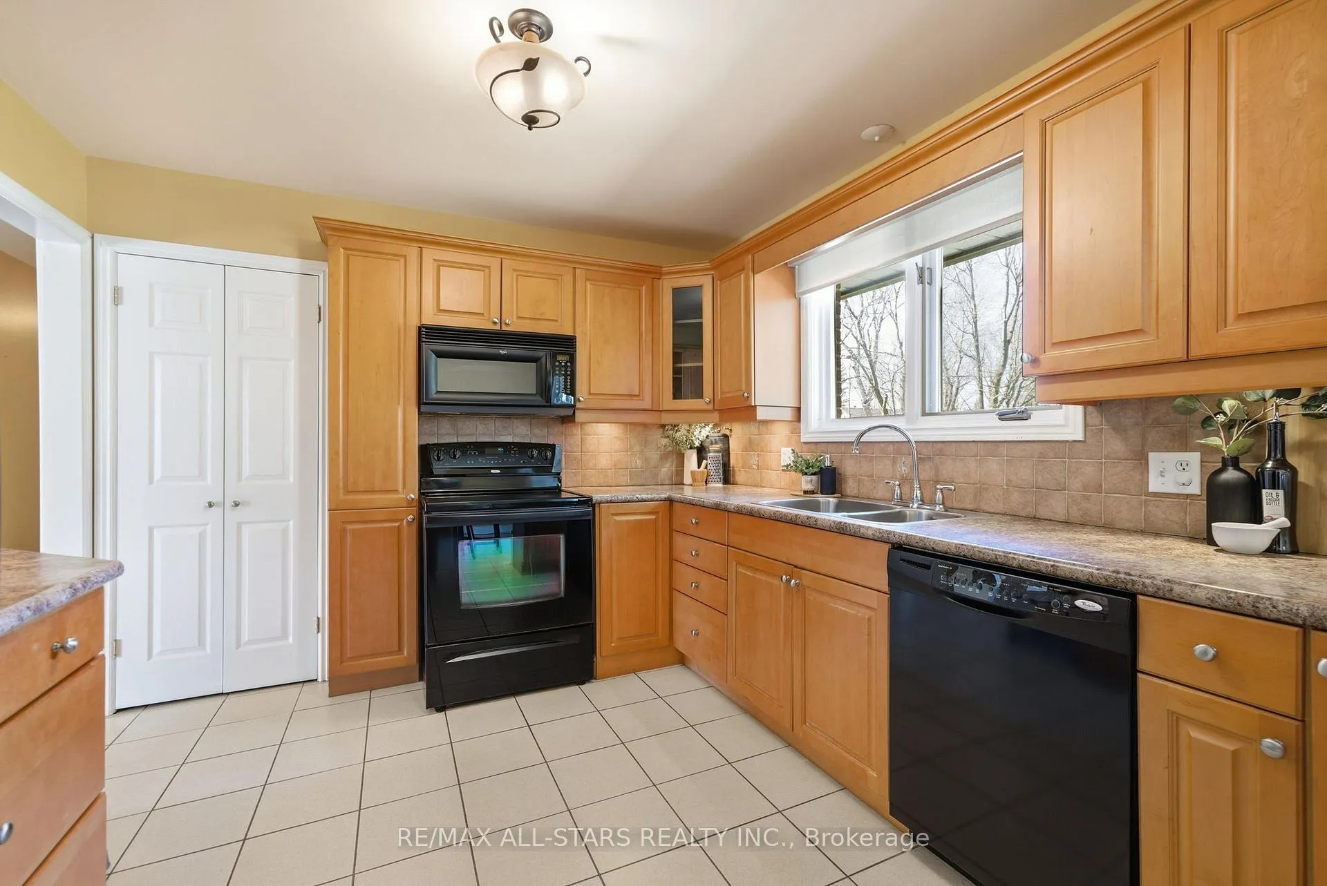 Photo 12 of 20 Hurd Street, Scugog, Port Perry — HOMEH
