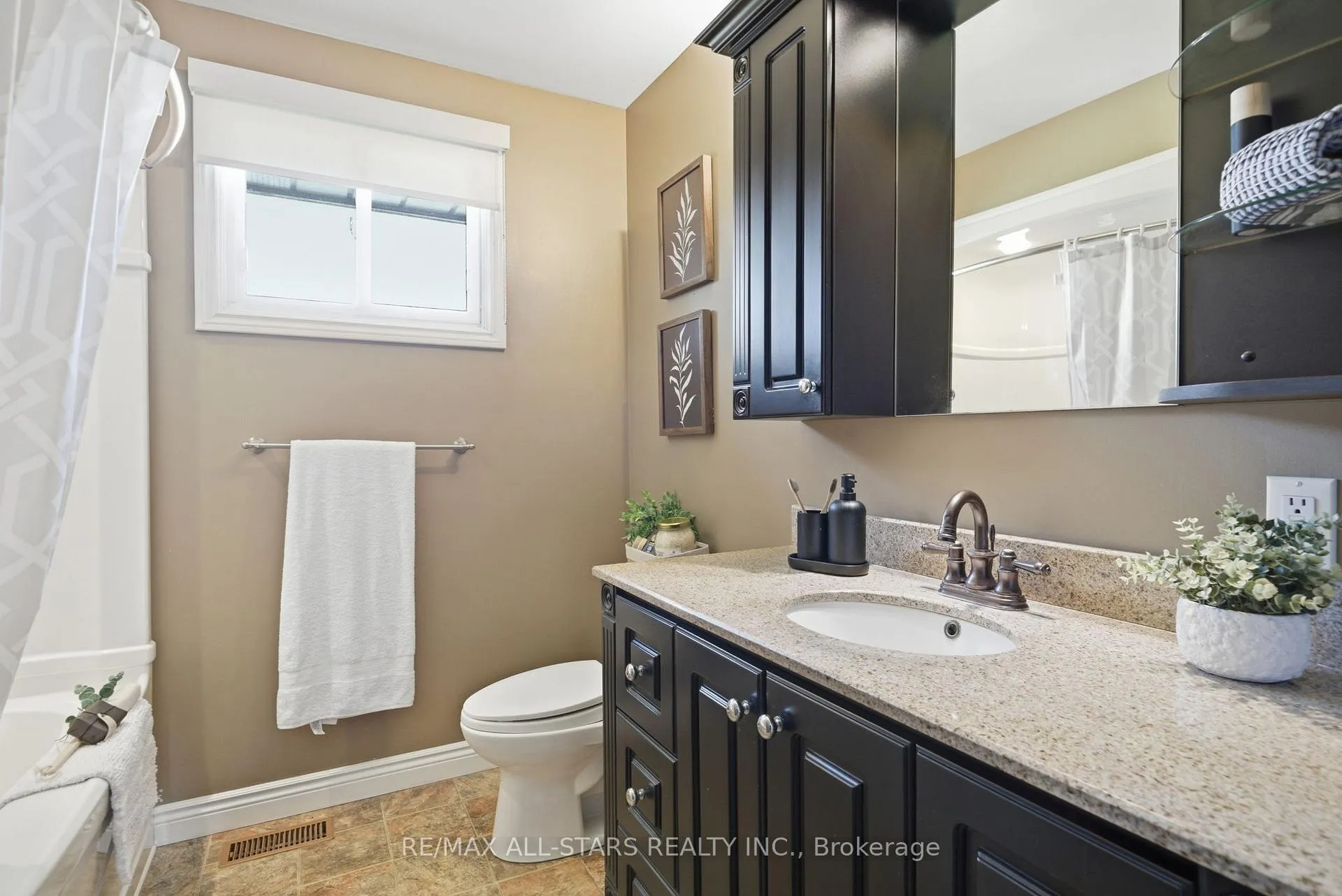 Photo 16 of 20 Hurd Street, Scugog, Port Perry — HOMEH