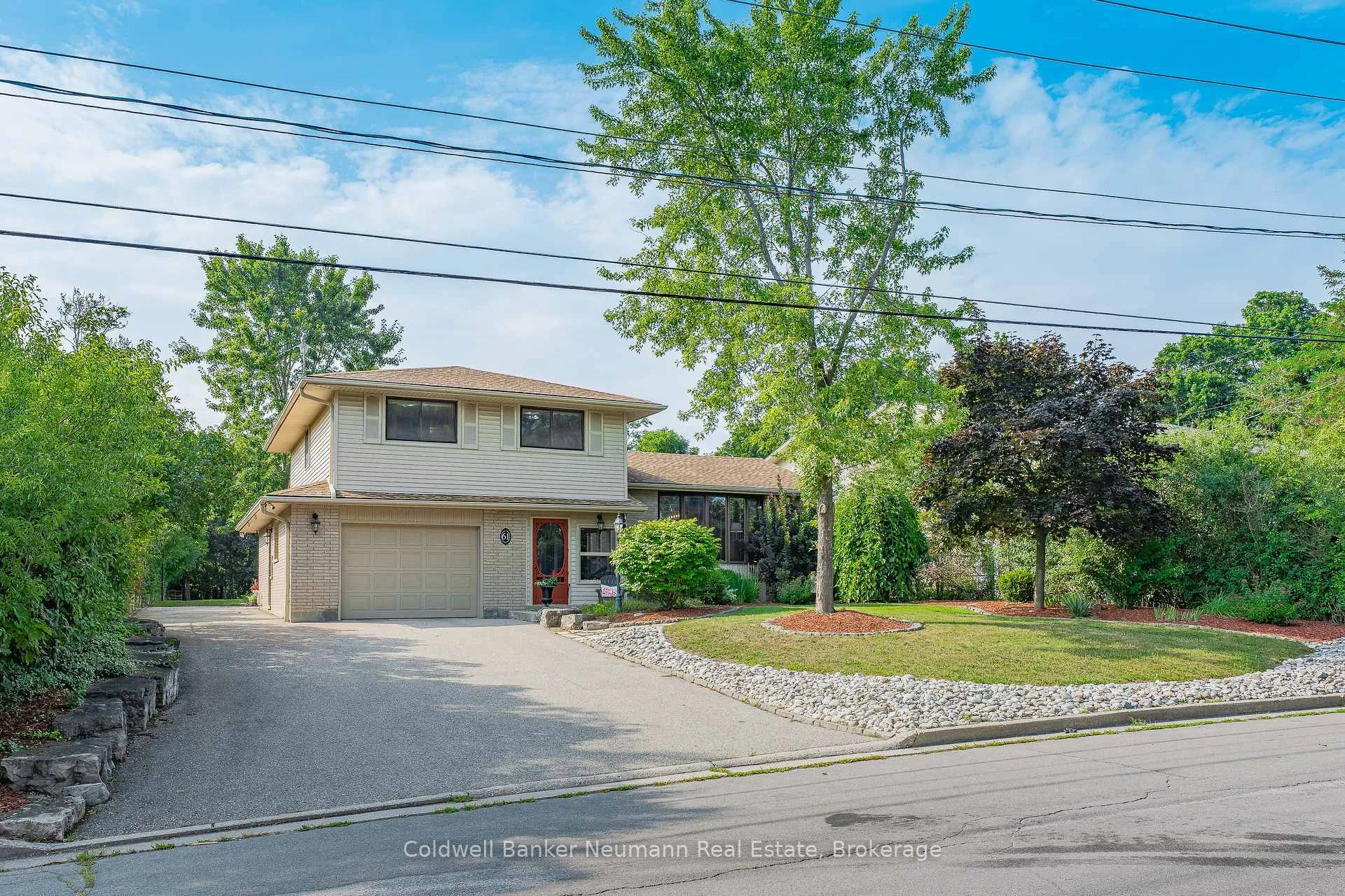 Photo 2 of 61 Bellevue Street, Guelph, Dovercliffe Park/Old University — HOMEH