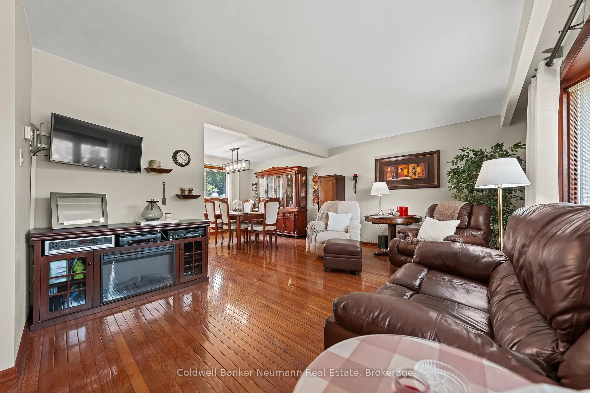 Photo 10 of 61 Bellevue Street, Guelph, Dovercliffe Park/Old University — HOMEH