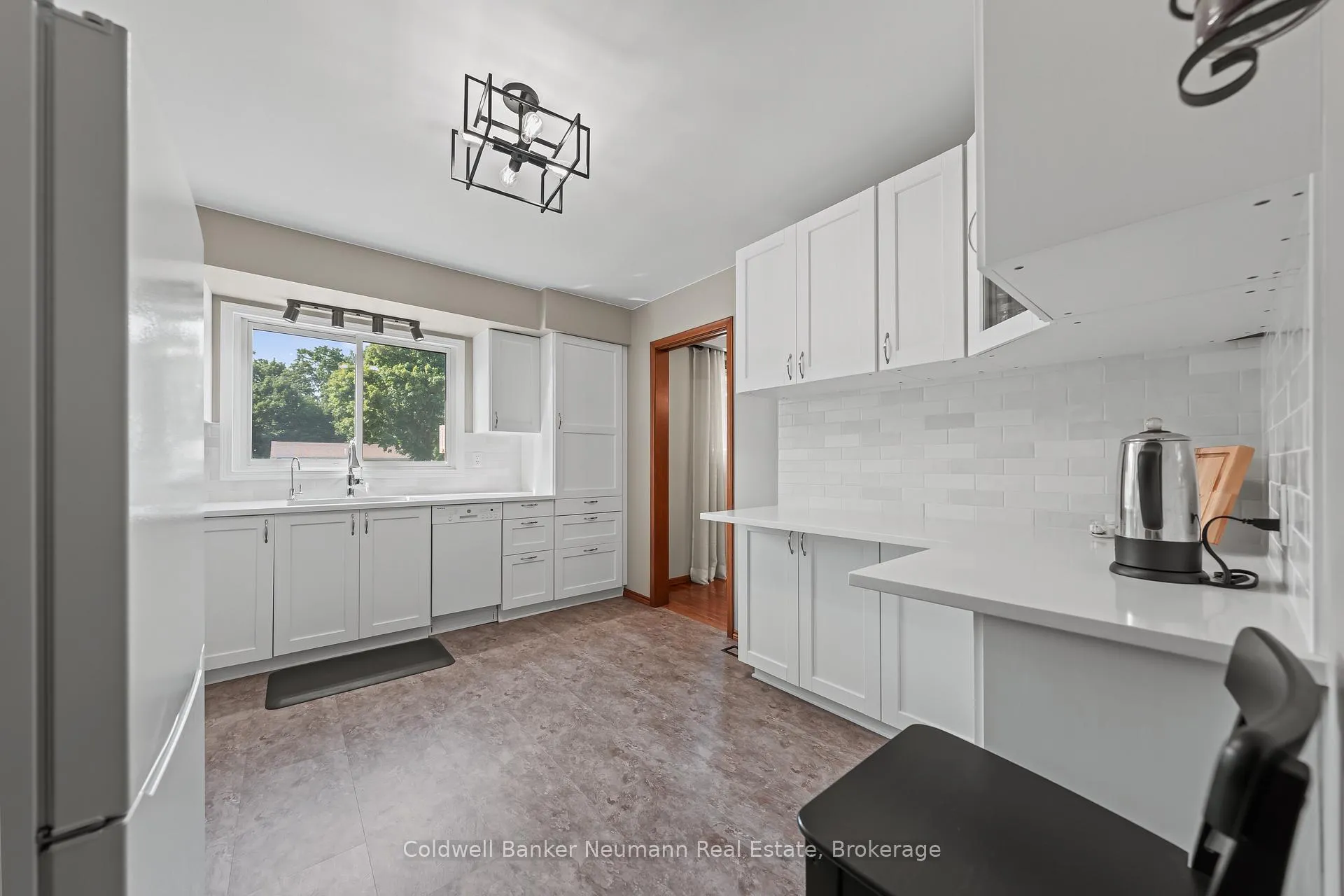 Photo 15 of 61 Bellevue Street, Guelph, Dovercliffe Park/Old University — HOMEH