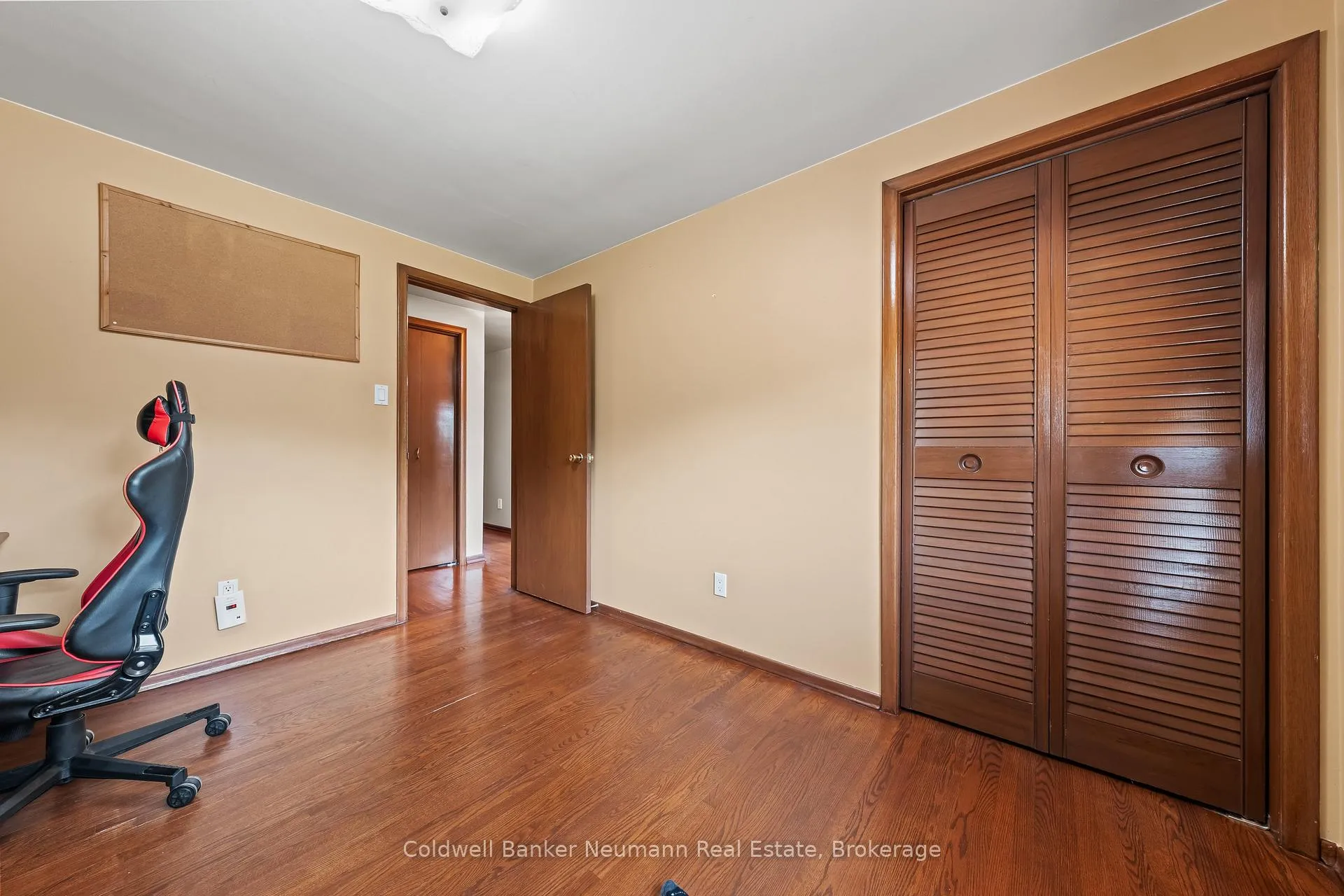 Photo 27 of 61 Bellevue Street, Guelph, Dovercliffe Park/Old University — HOMEH