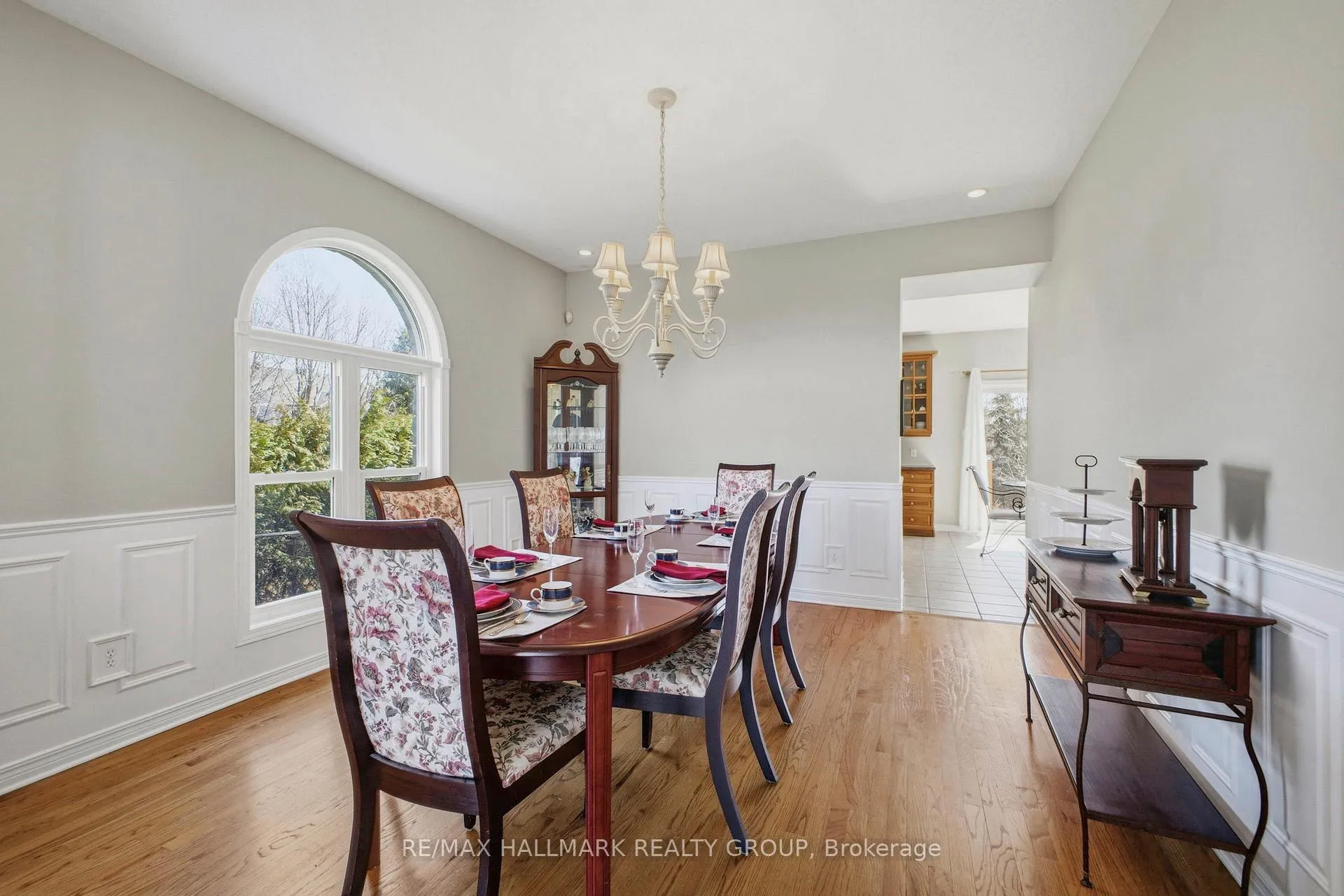 Photo 4 of 47 Snowberry Way, Ottawa, Stittsville (South) — HOMEH