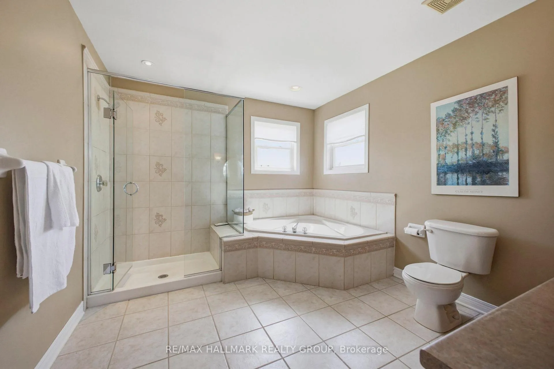 Photo 20 of 47 Snowberry Way, Ottawa, Stittsville (South) — HOMEH