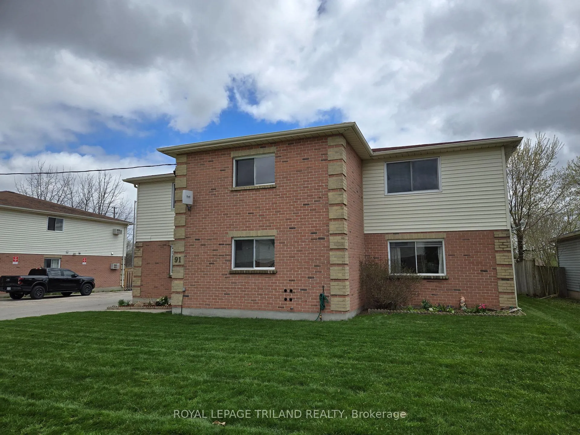 Front of Unit 202, 91 Alexandria Avenue